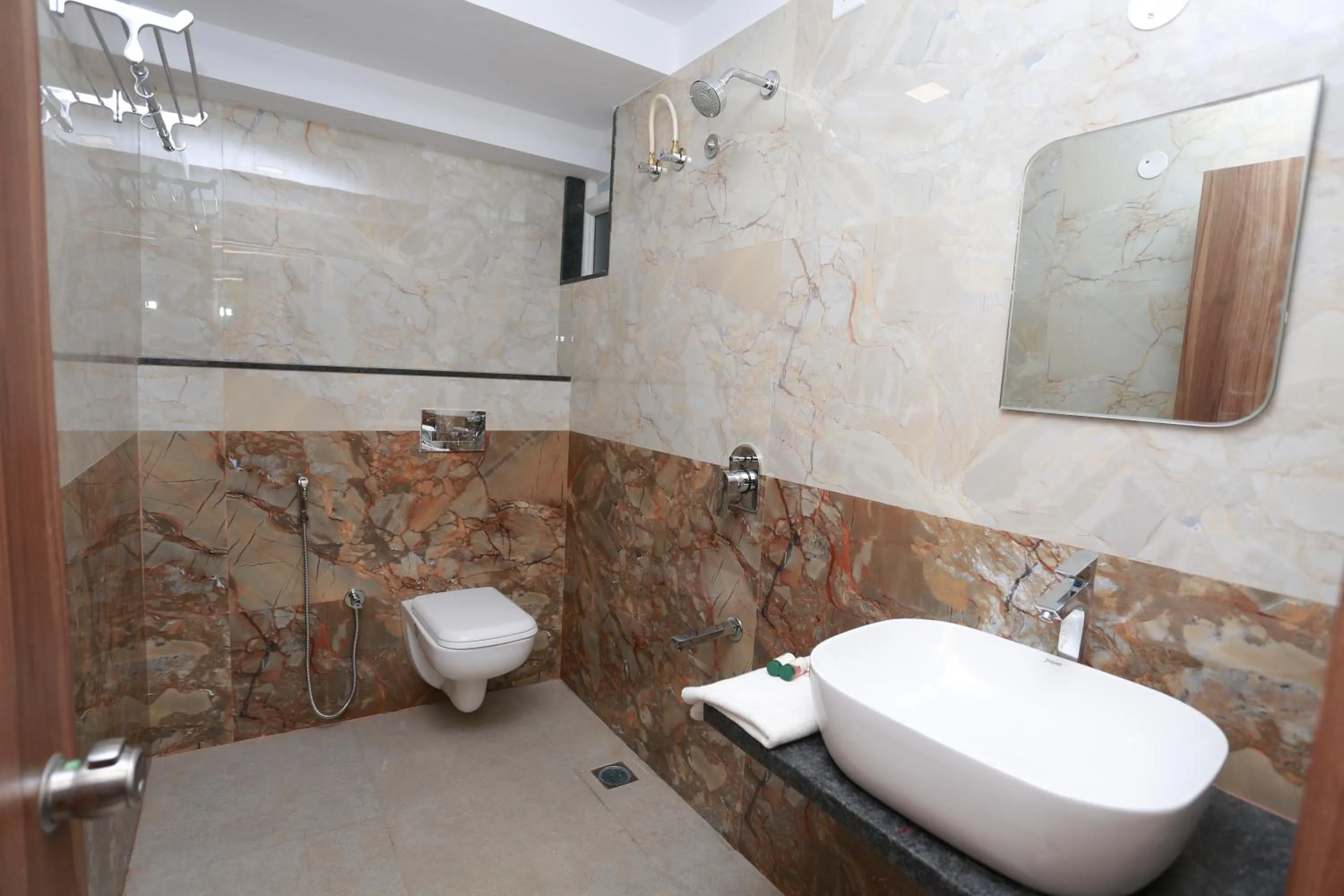 Bathroom in Silicon Inn Hotel Bangalore Airport