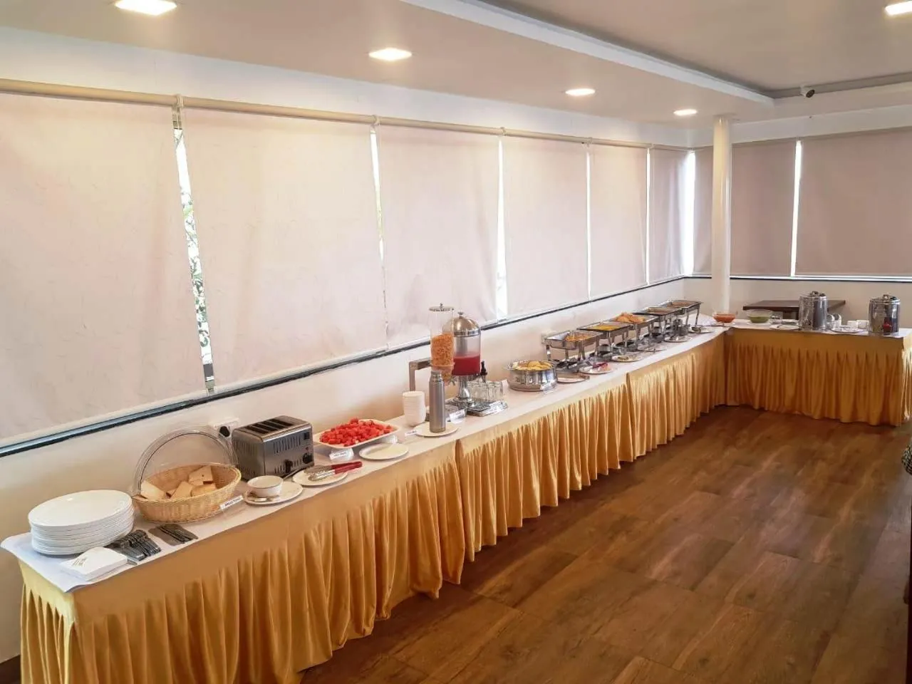 Buffet breakfast in Silicon Inn Hotel Bangalore Airport
