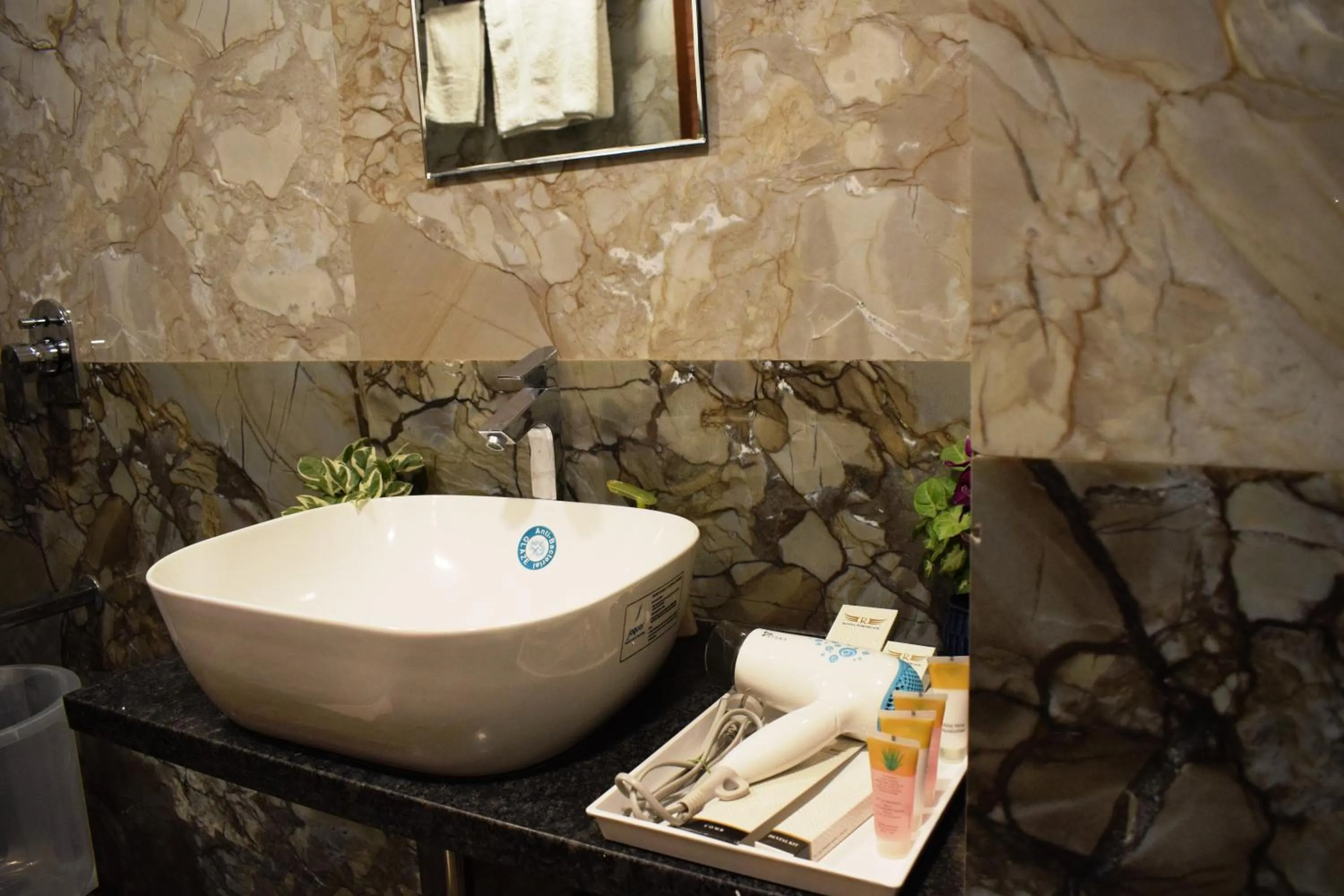 Bathroom in Silicon Inn Hotel Bangalore Airport