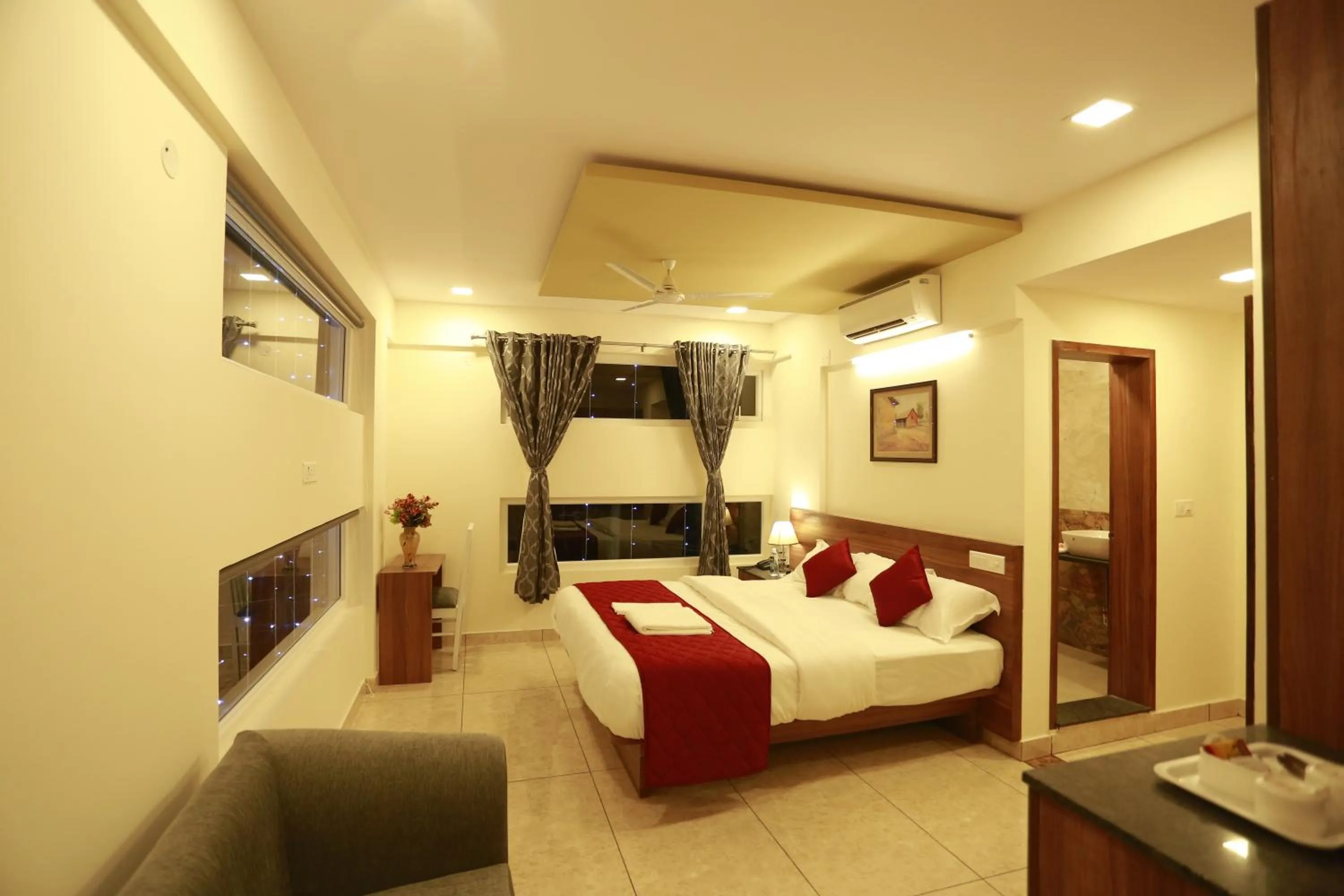 Bed in Silicon Inn Hotel Bangalore Airport