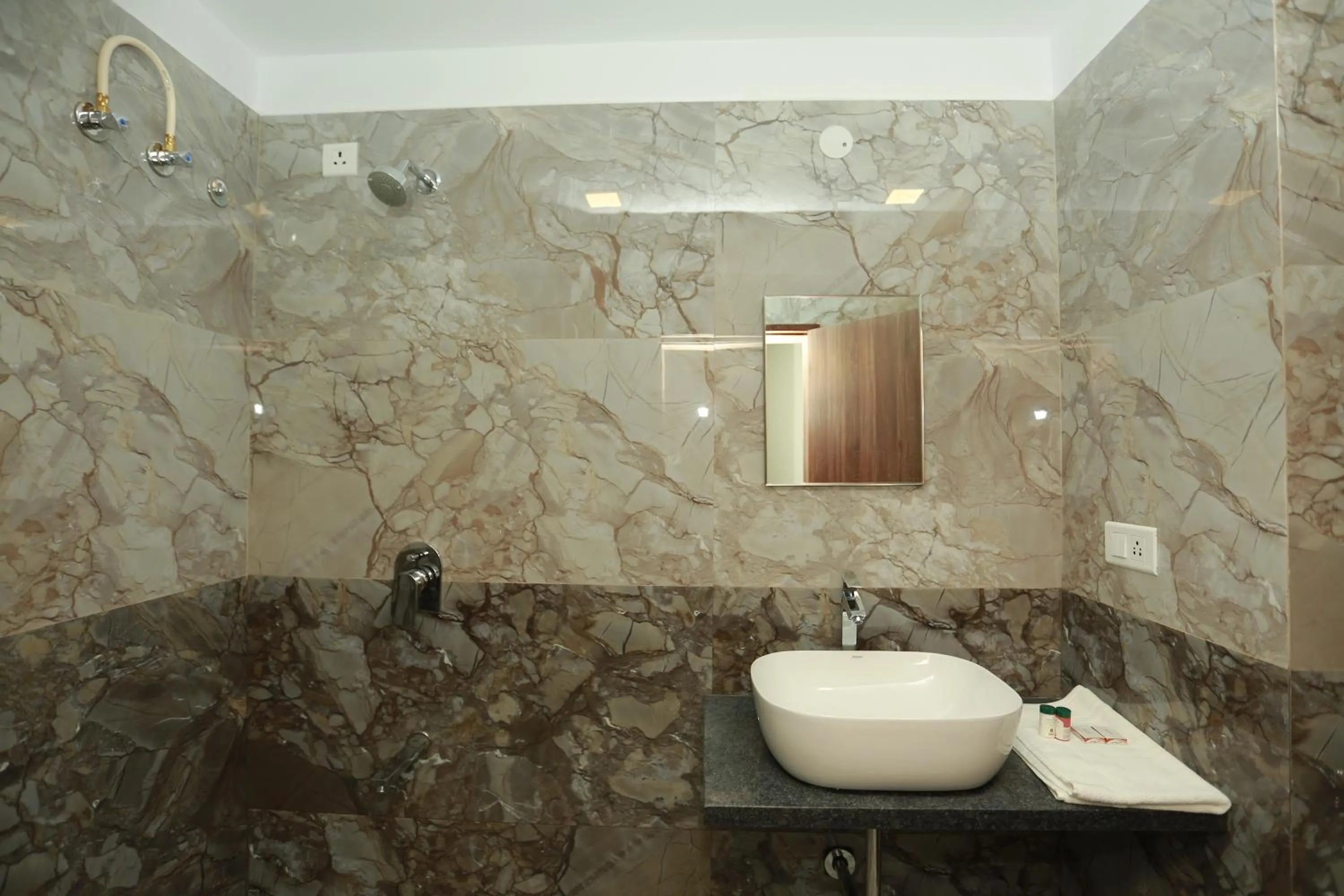 Bathroom in Silicon Inn Hotel Bangalore Airport