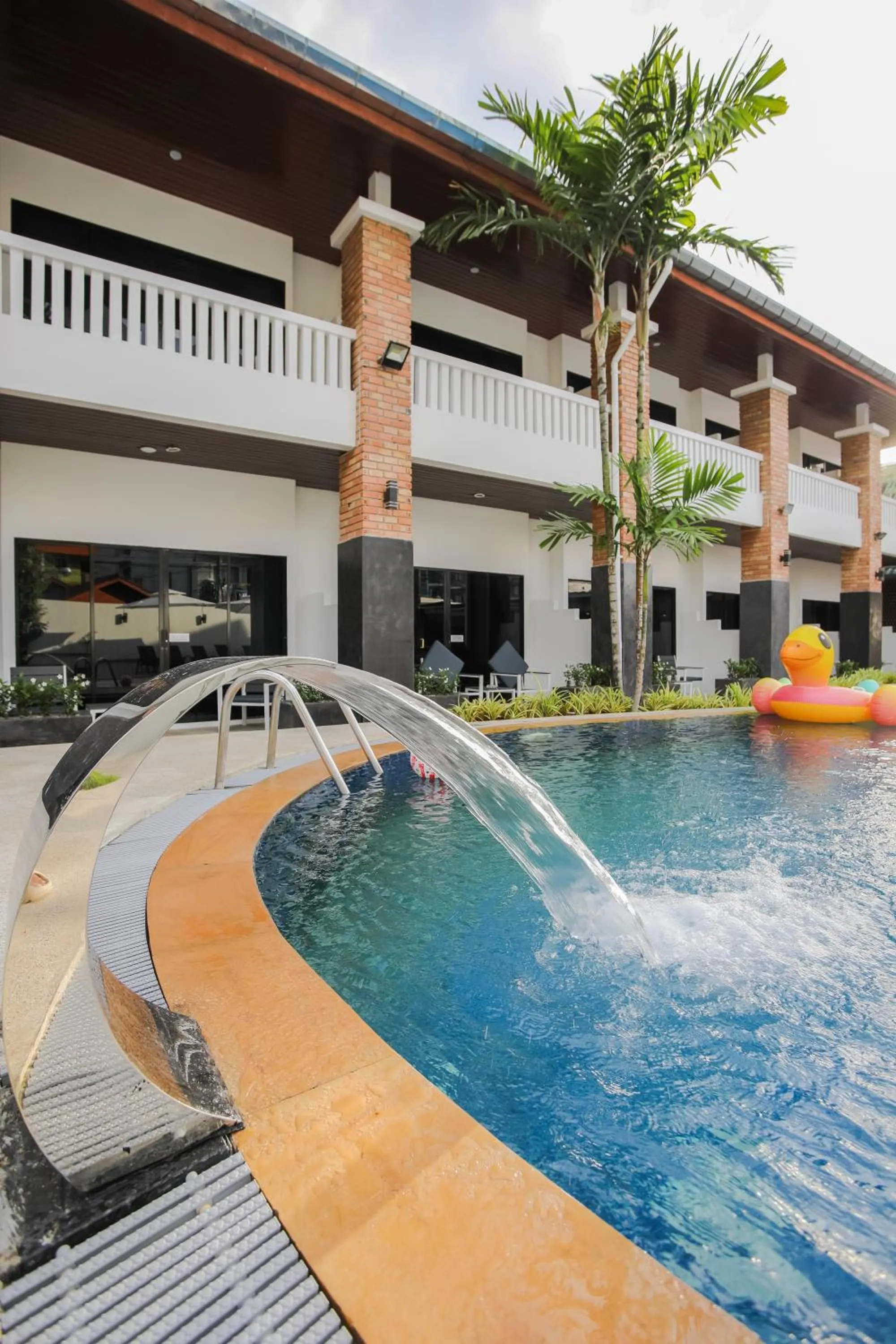 Property building in ETK Patong Resort