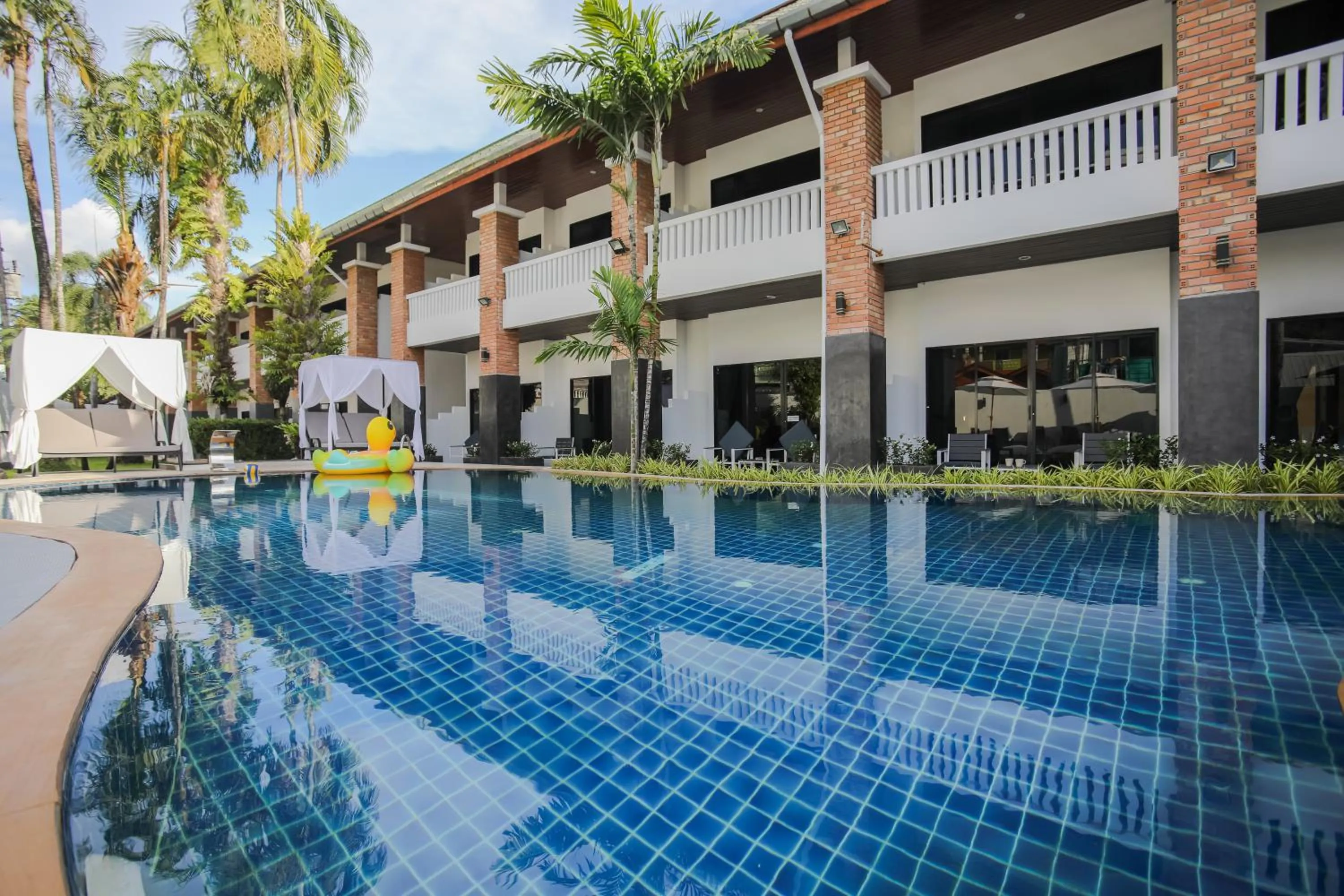 Property building in ETK Patong Resort