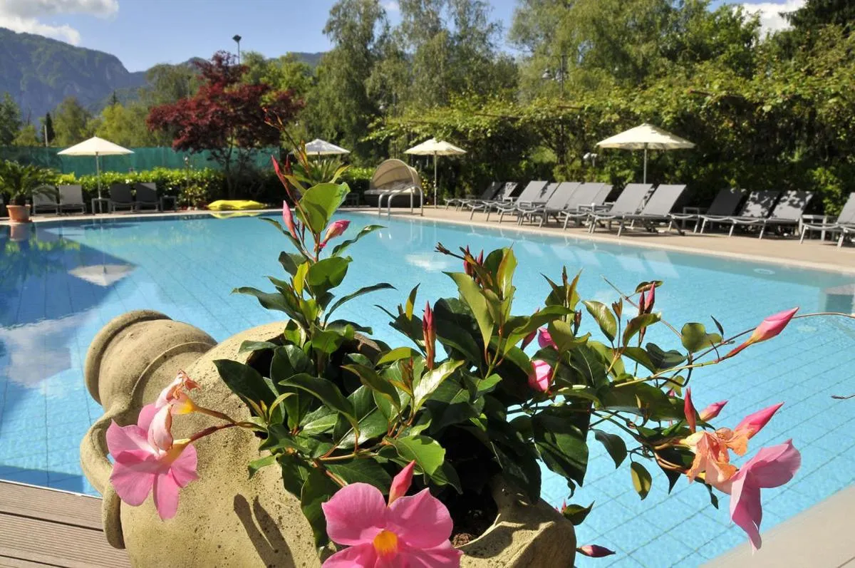 Day in Hotel Florida