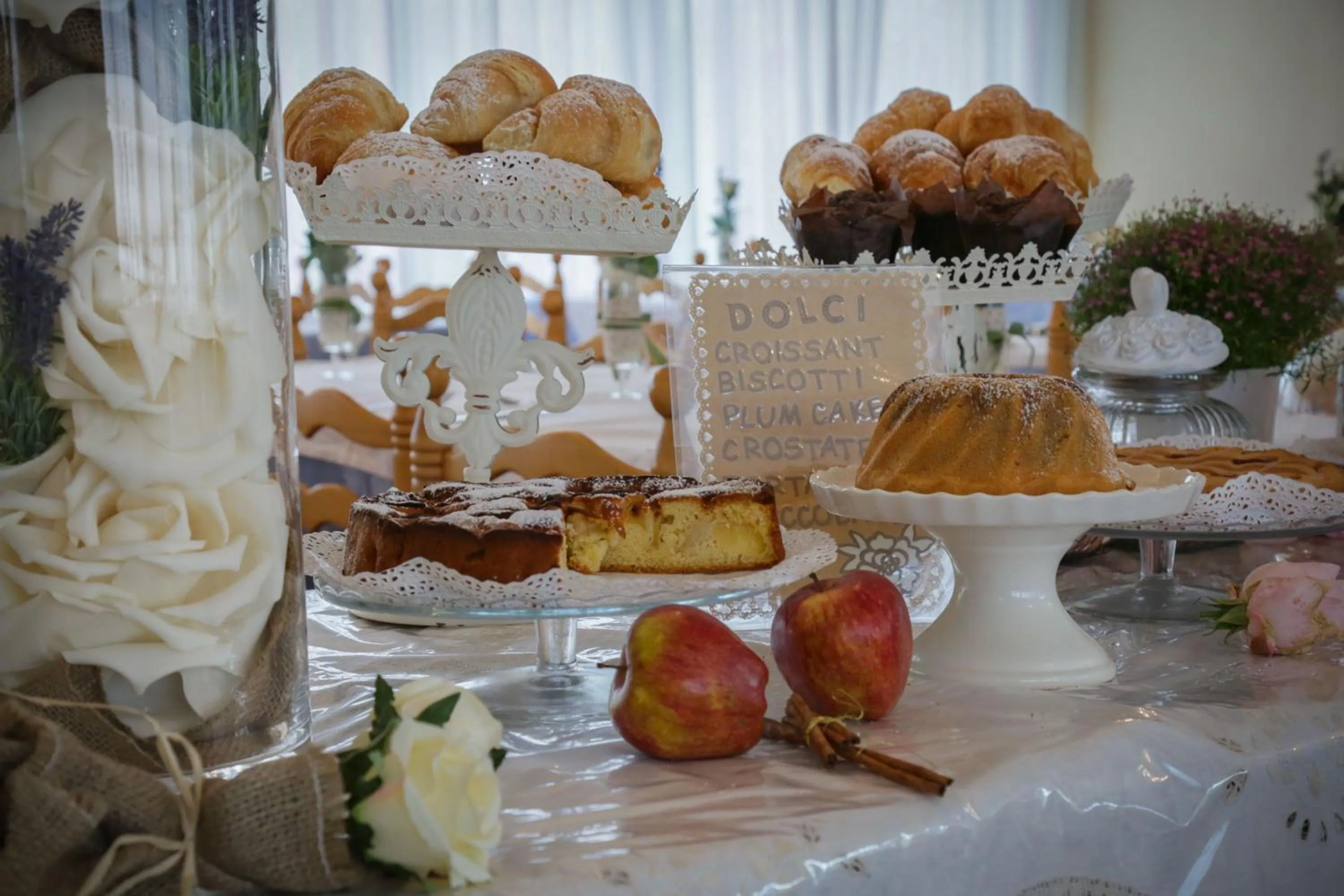 Buffet breakfast in Hotel Florida