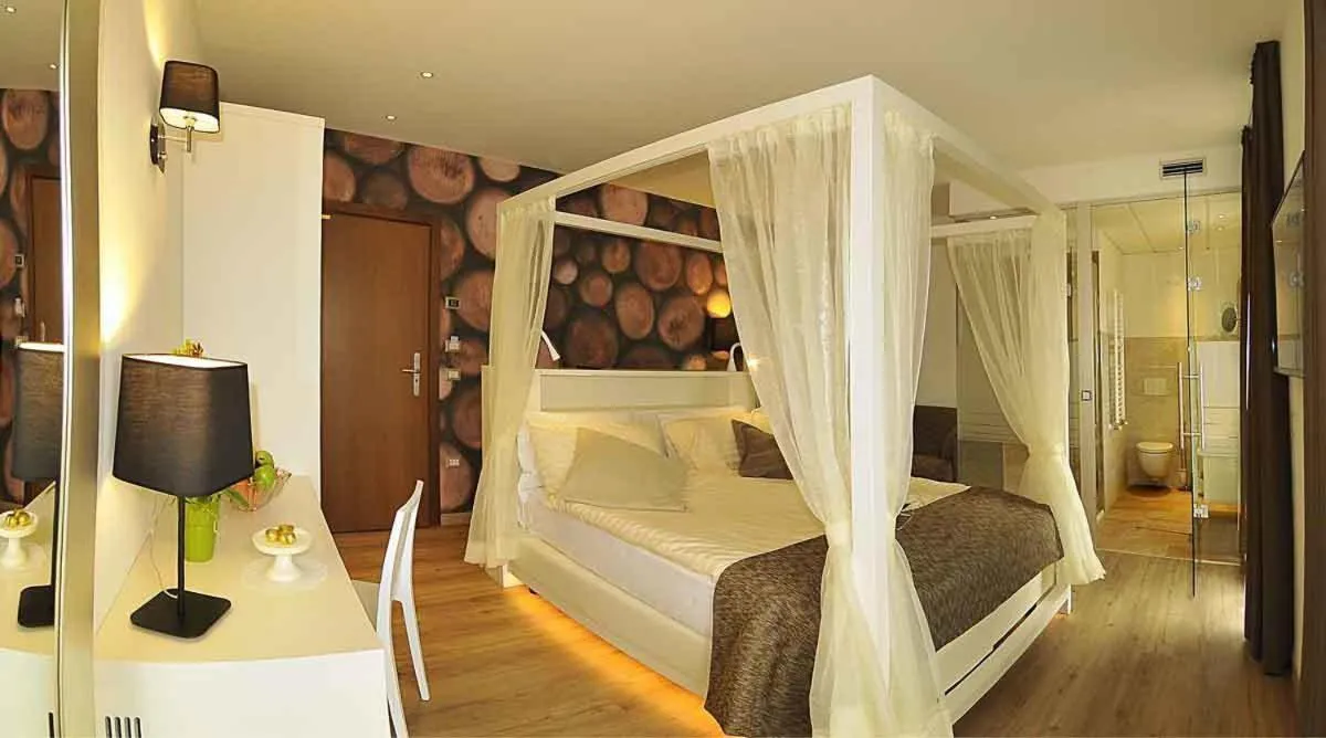 Bed in Hotel Florida