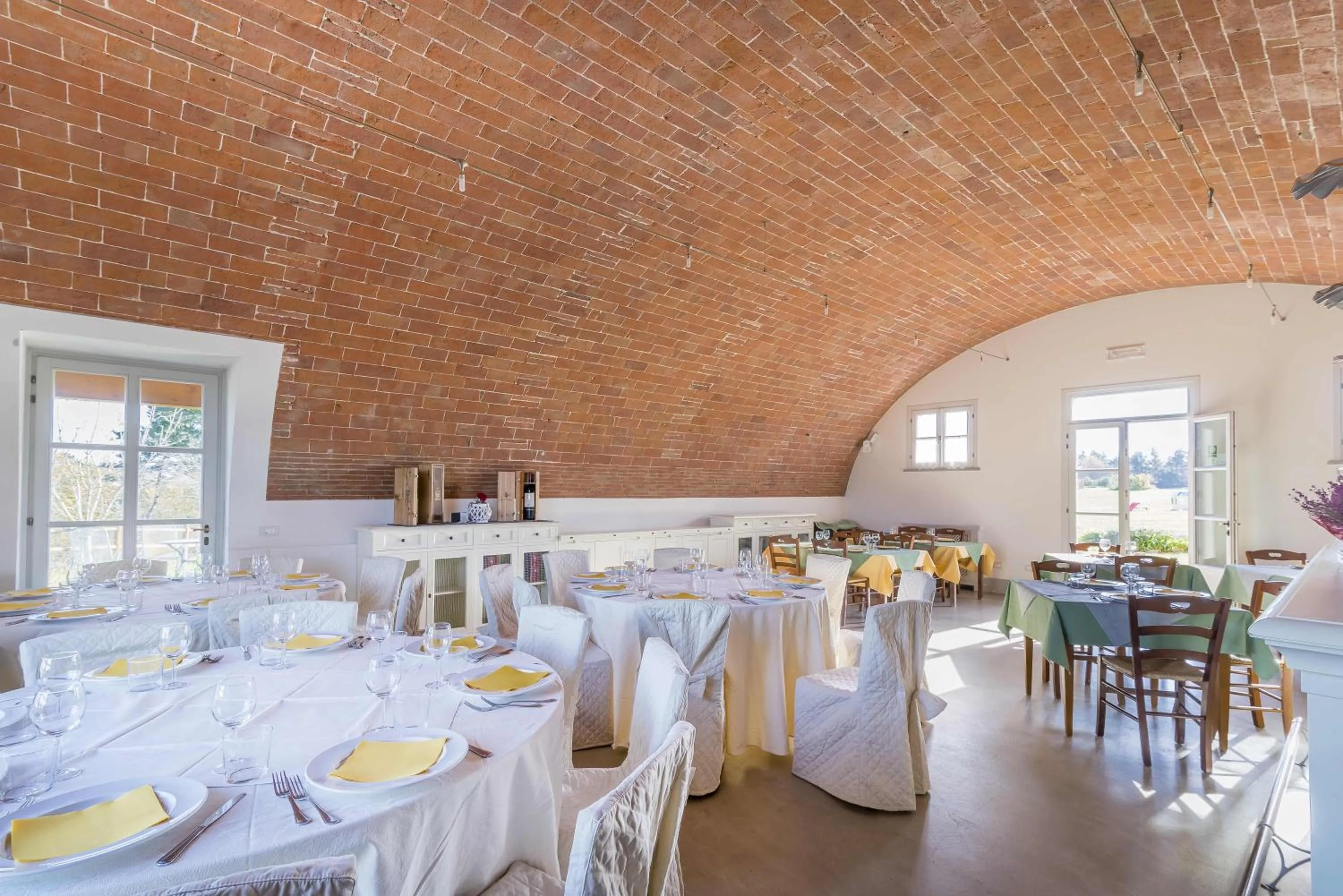 Restaurant/places to eat in Le Sodole Country Resort & Golf