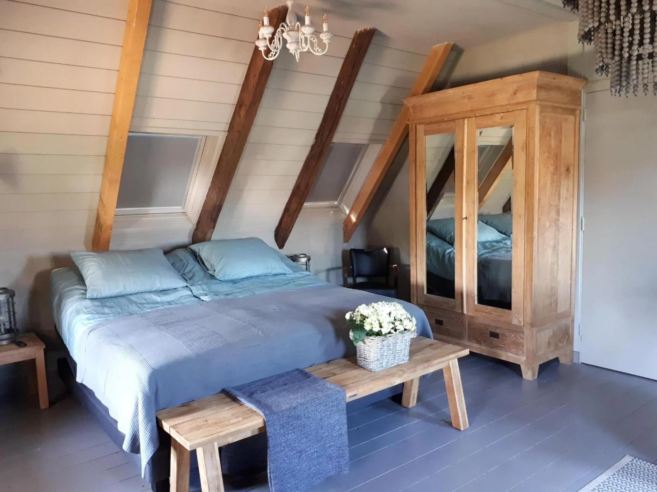 Photo of the whole room, Bed in B&B De Meidoornhof