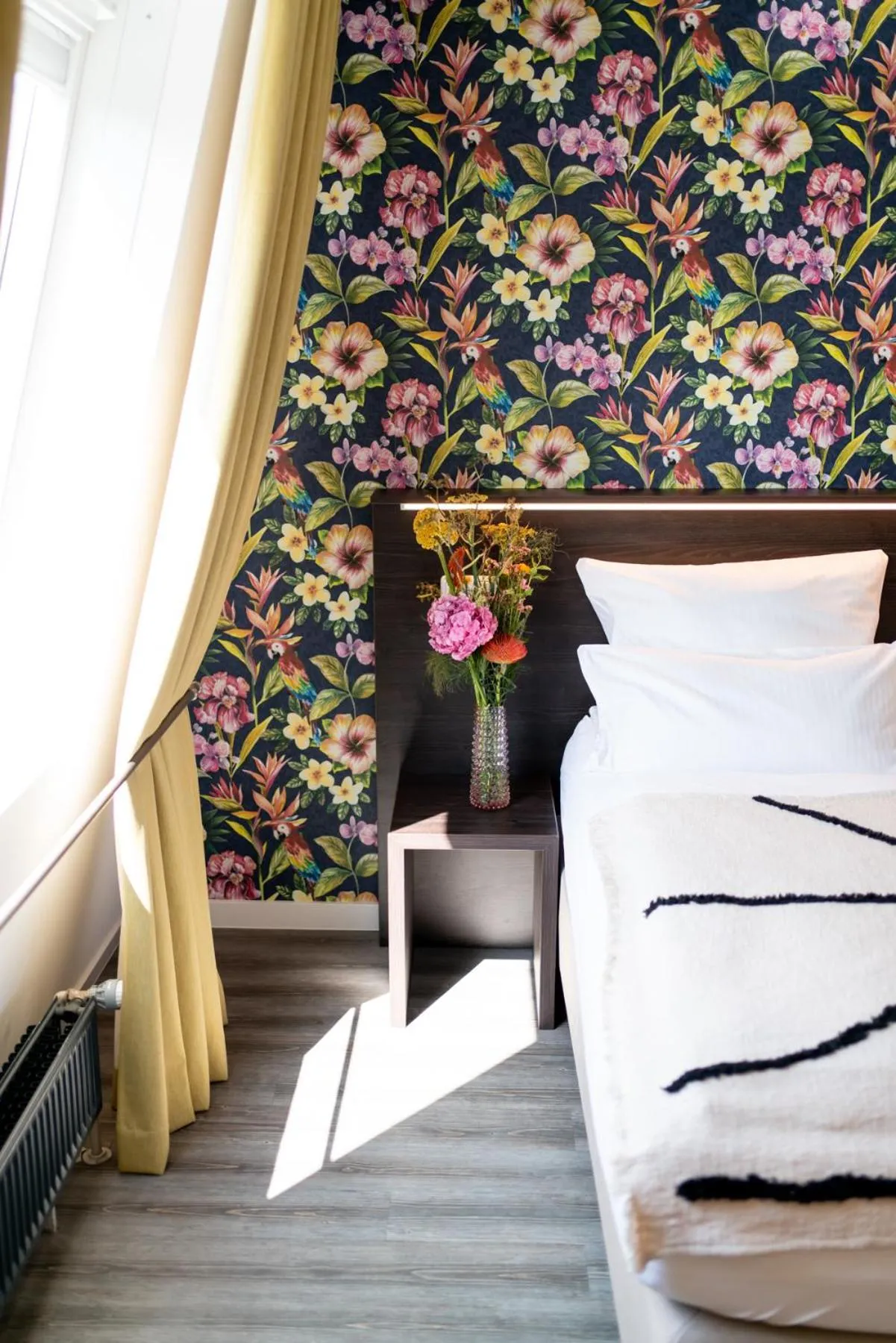 Bedroom, Bed in Luxstay Karben - Self-Check-In