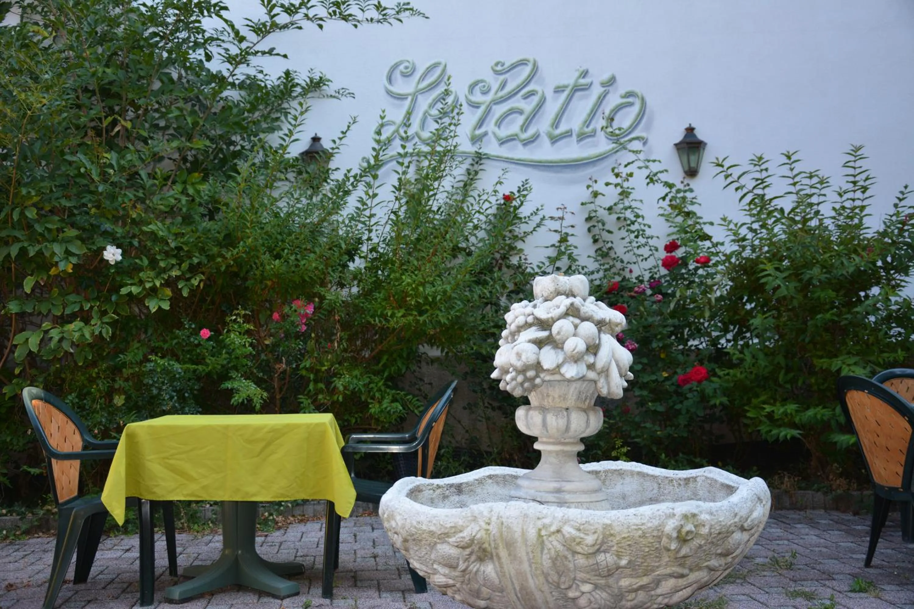 Balcony/Terrace in Logis Hôtel du Centre - Halte idéale en cyclotourisme avec garage à vélos clos