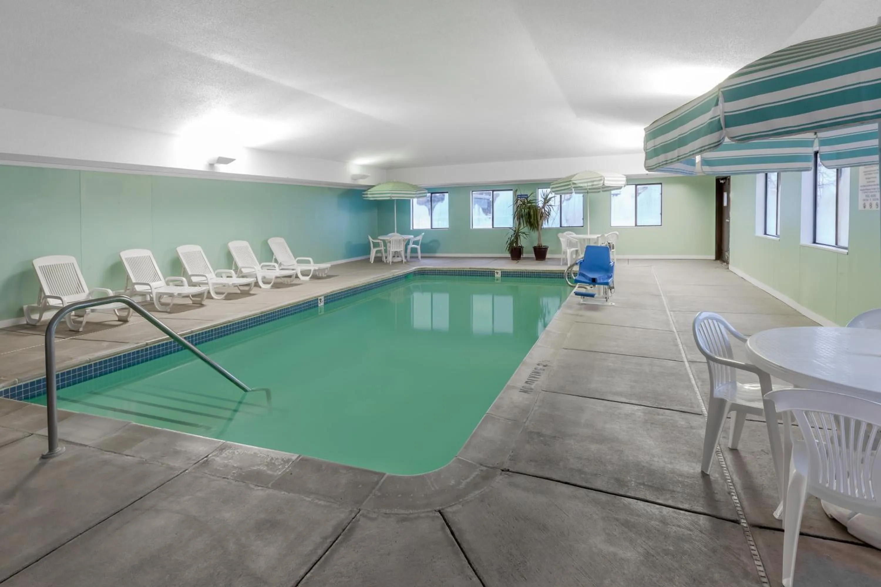 Swimming pool in Baymont by Wyndham Gaylord