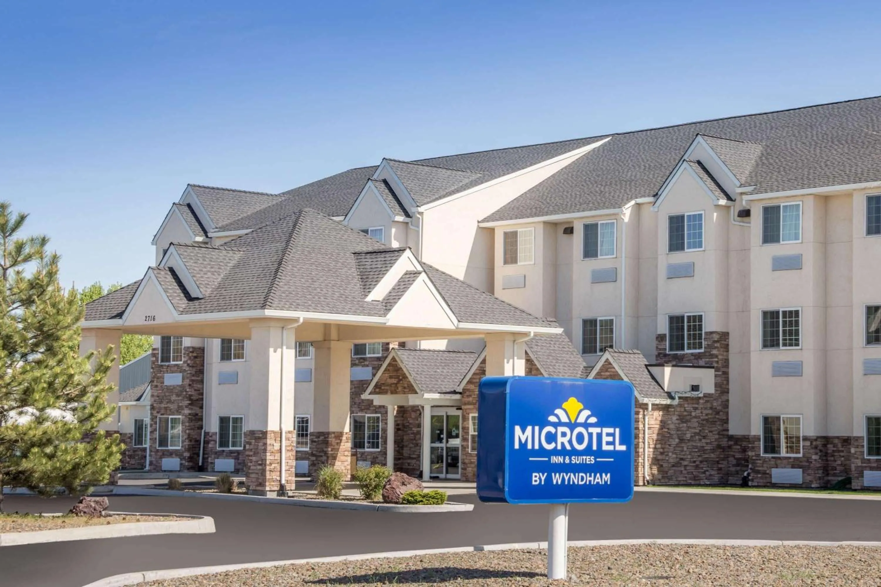 Property building in Microtel Inn & Suites by Wyndham Klamath Falls