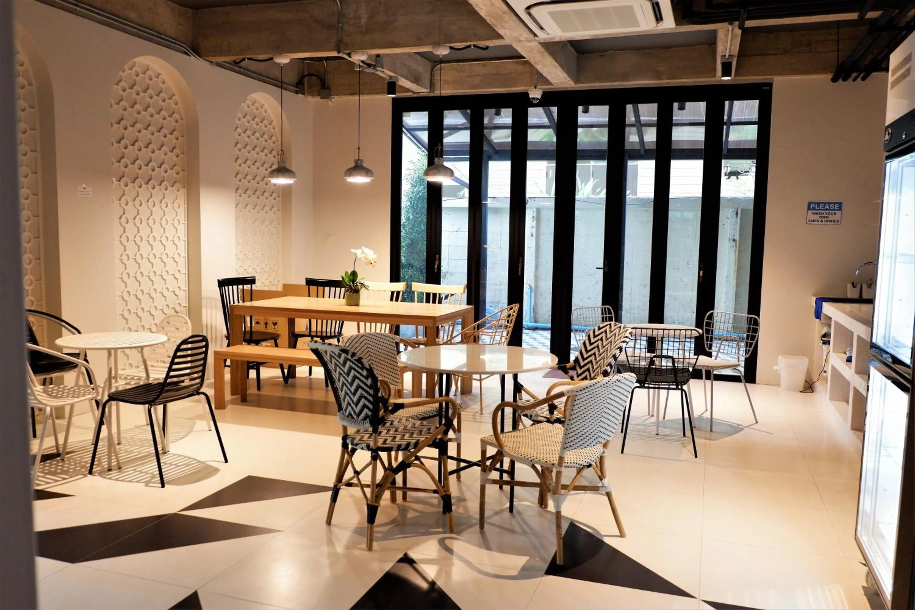 Kitchen or kitchenette in Bedspread Hostel