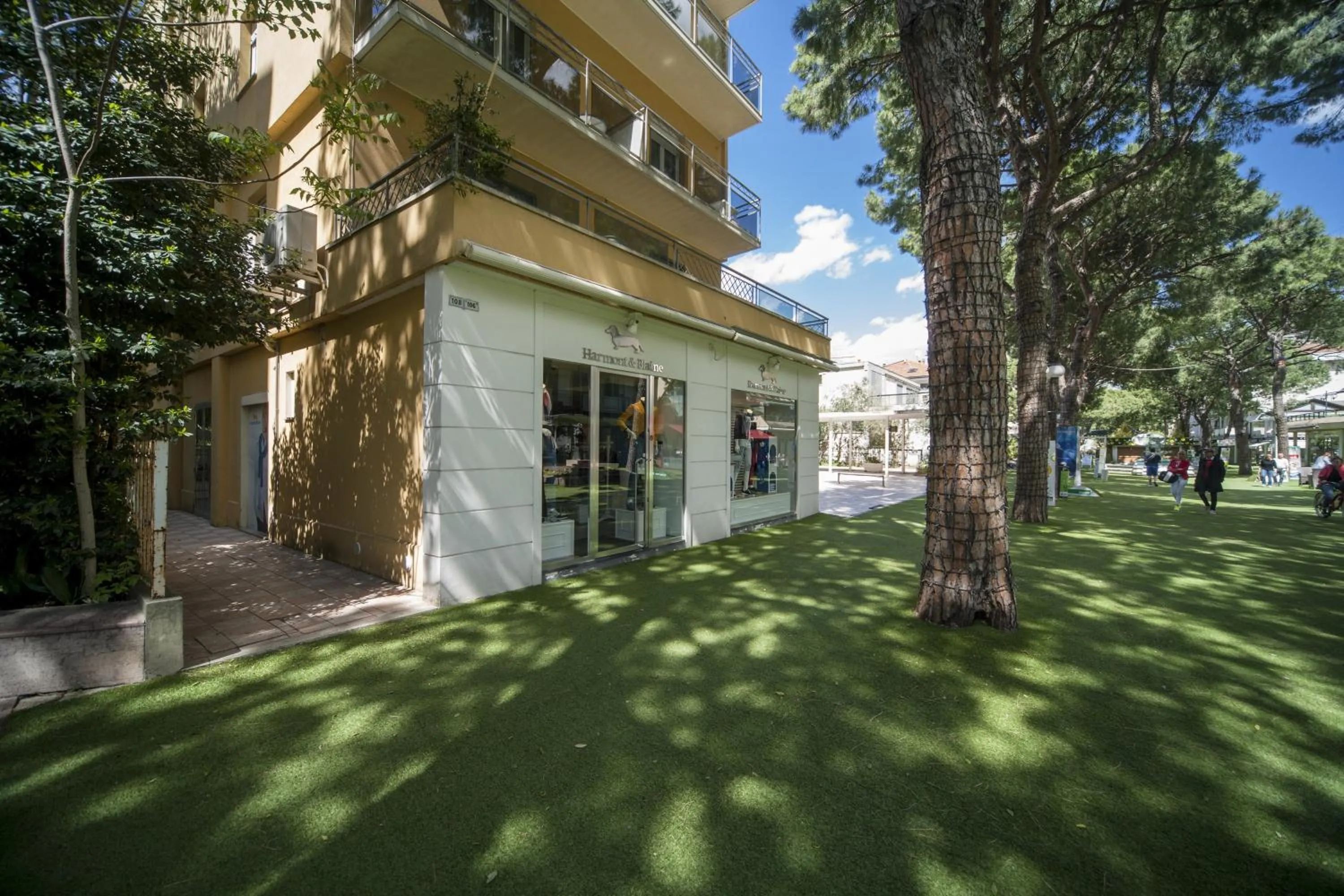 Property building in Hotel Colombo