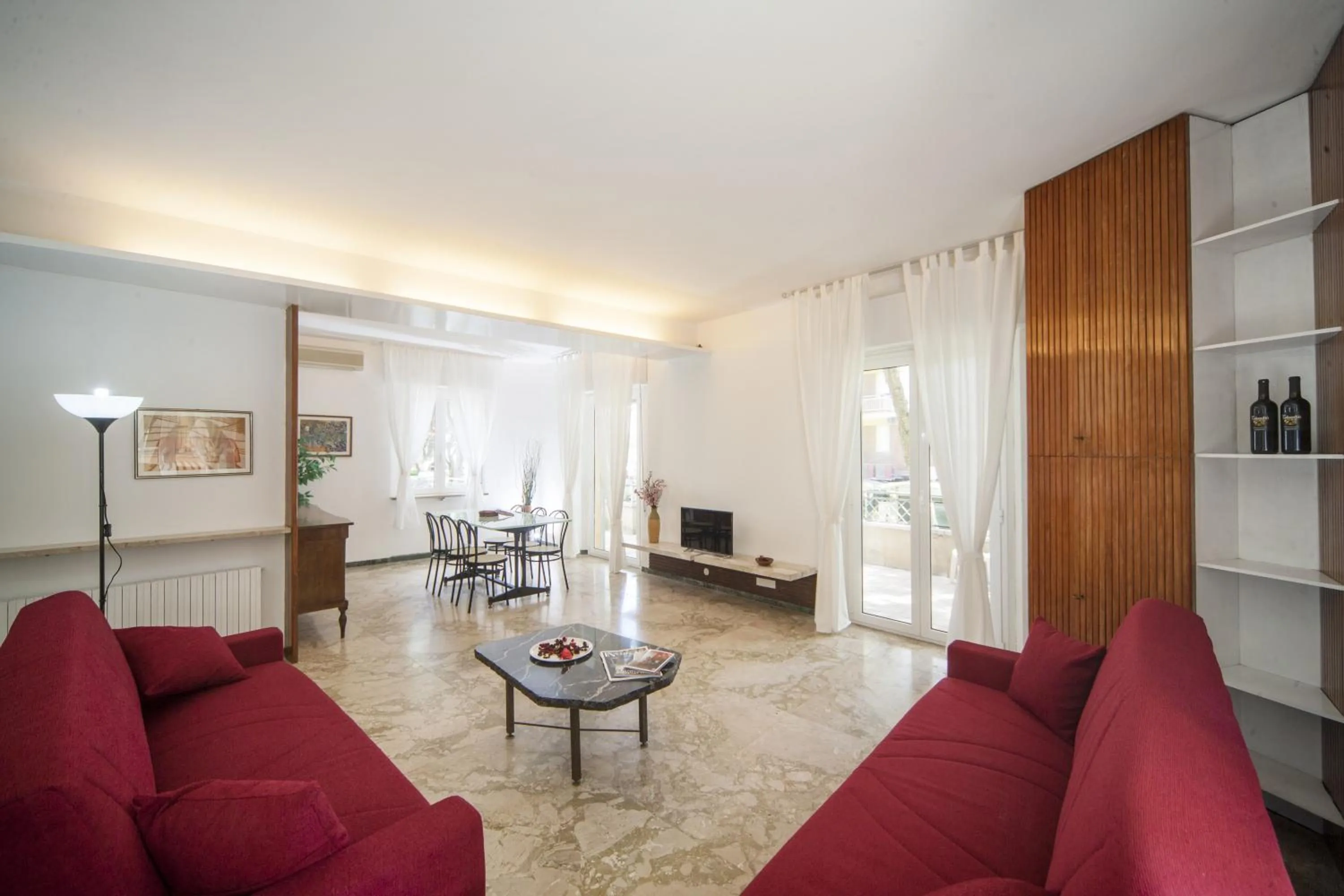 Photo of the whole room in Hotel Colombo