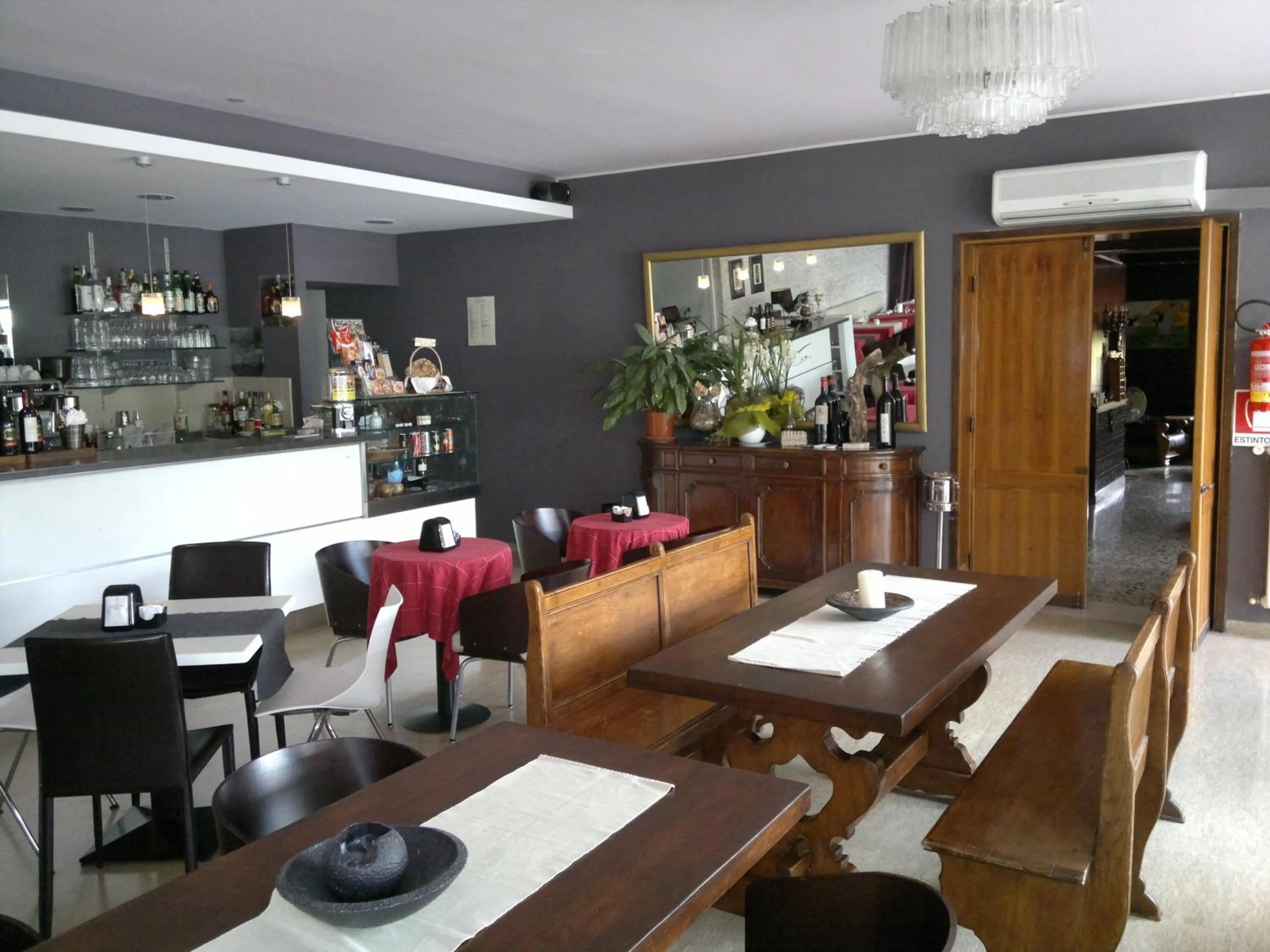 Restaurant/places to eat in Hotel Cubamia