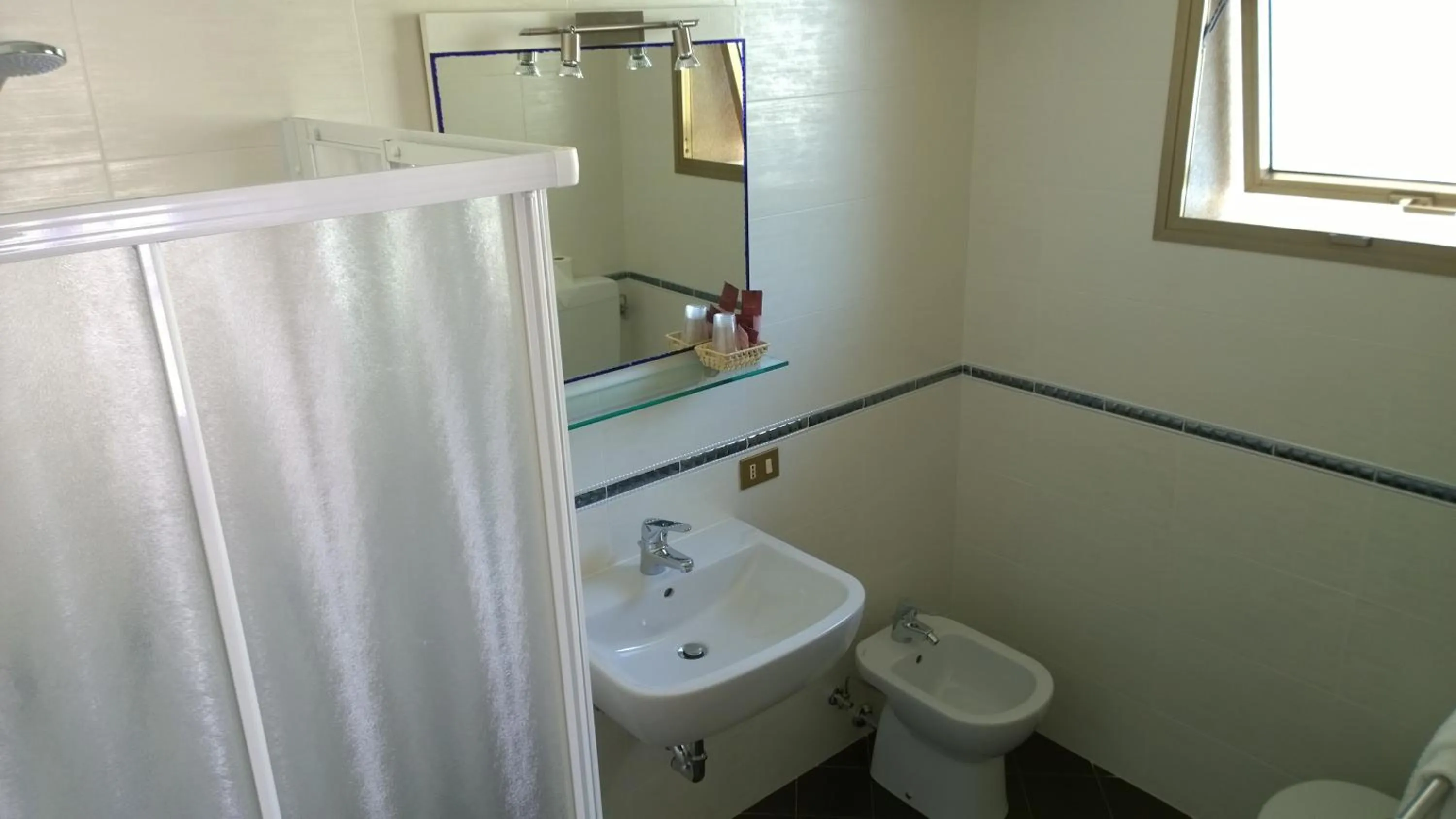 Bathroom in Hotel Cubamia