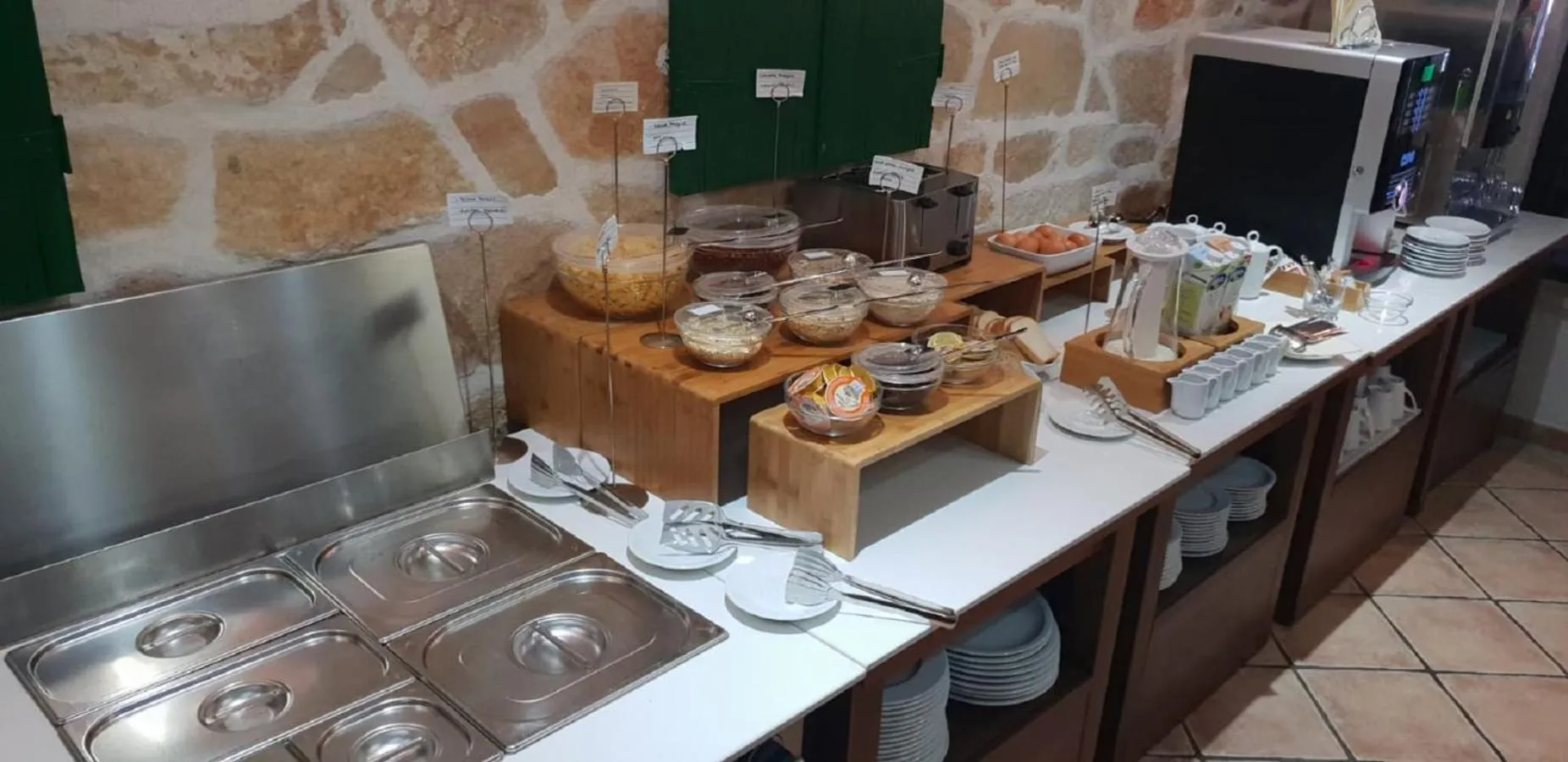 Restaurant/places to eat in Villa Andrea