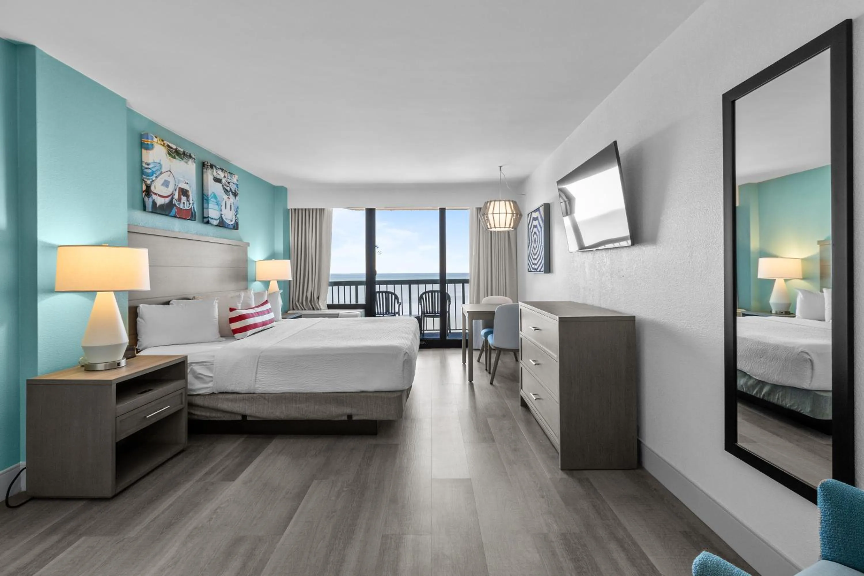 Bedroom, Bed in Compass Cove