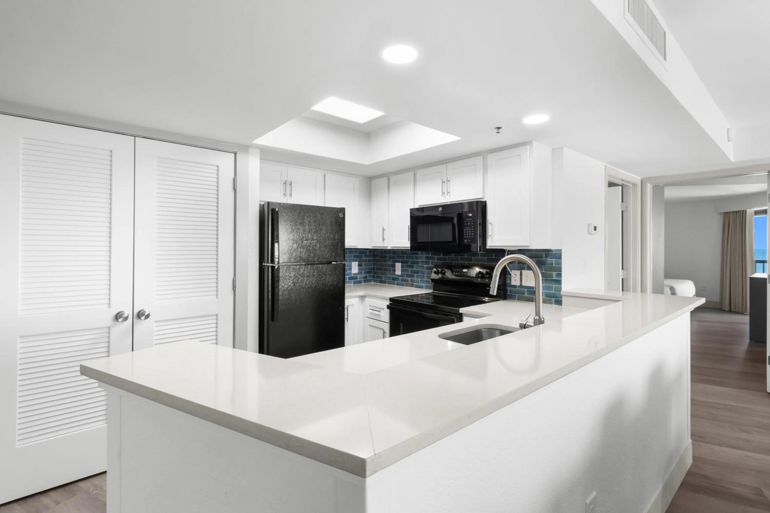 Kitchen or kitchenette in Compass Cove