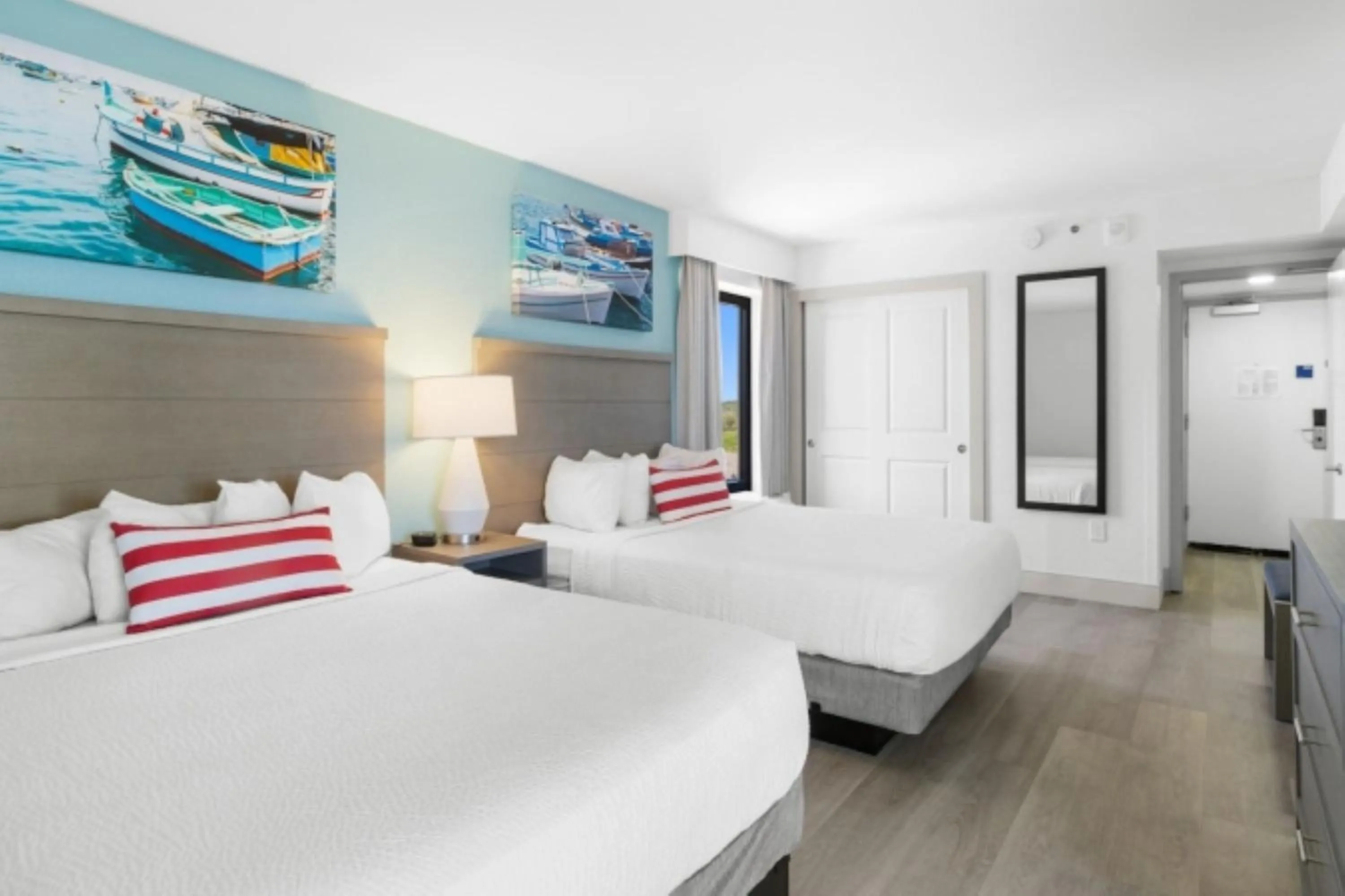 Bedroom, Bed in Compass Cove