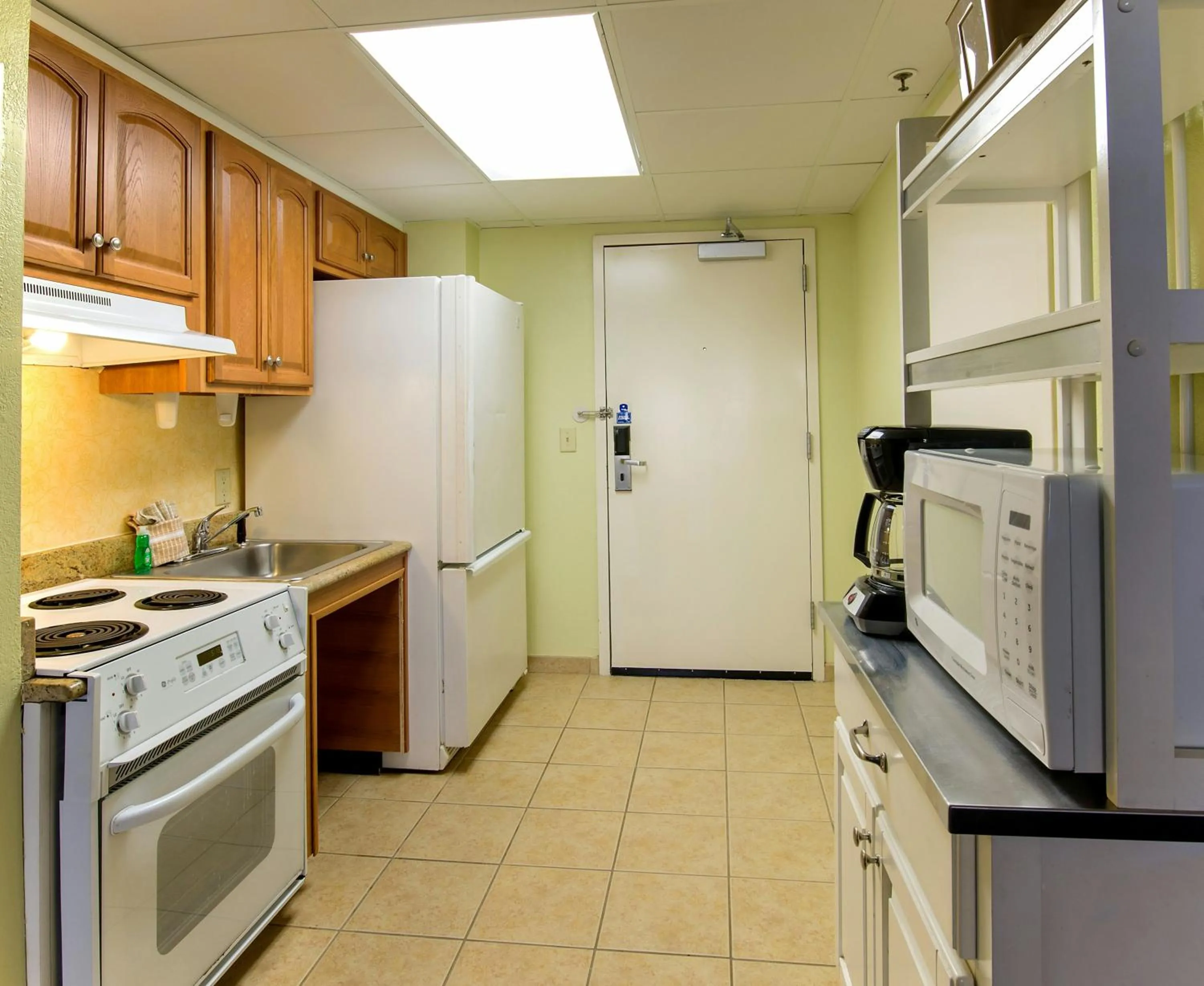 Kitchen or kitchenette in Compass Cove