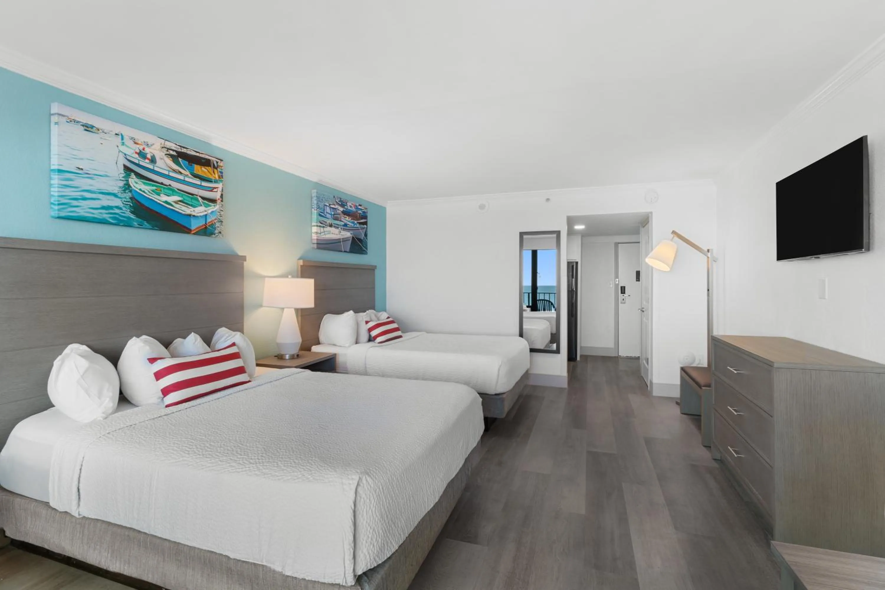 Bedroom, Bed in Compass Cove