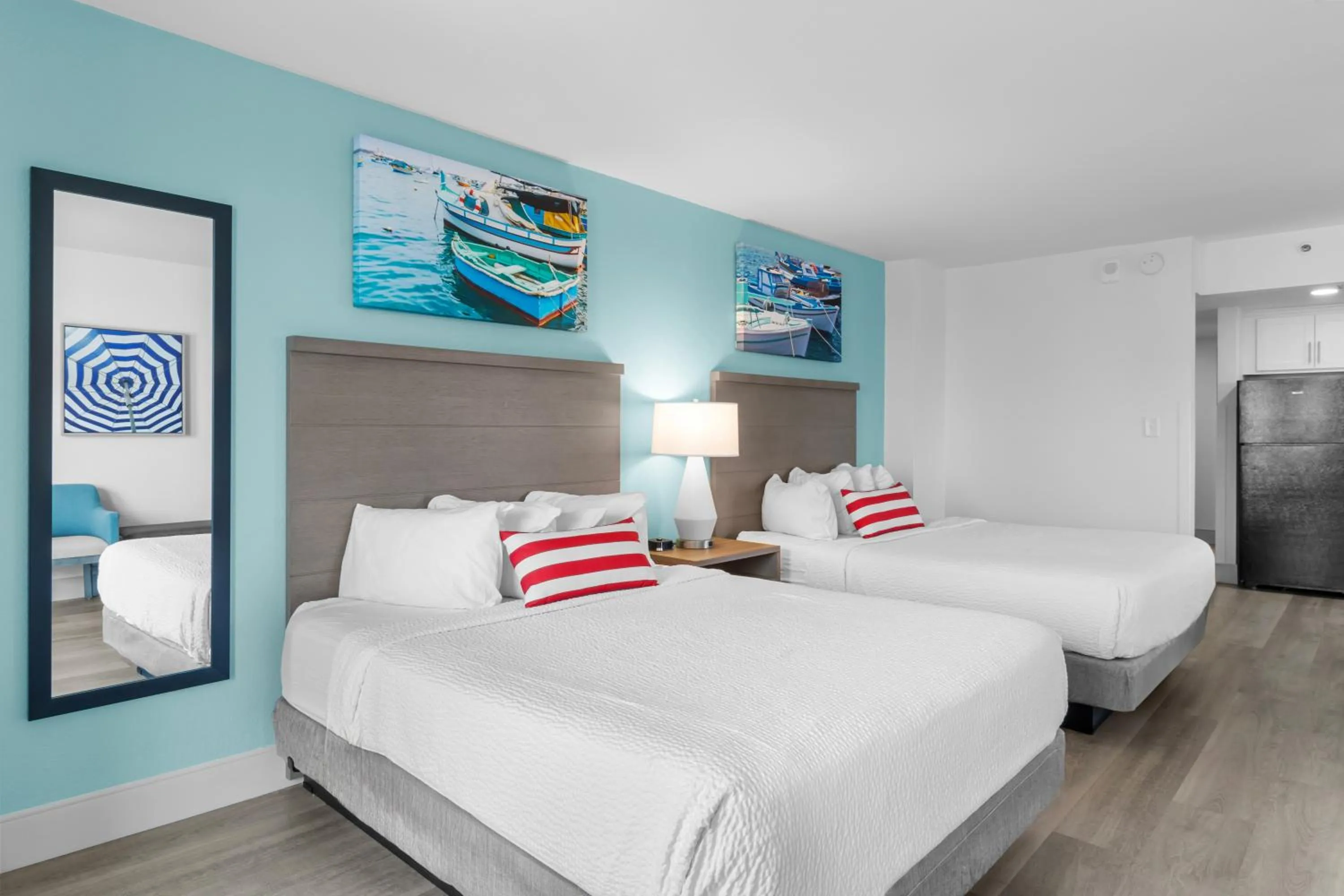 Bedroom, Bed in Compass Cove