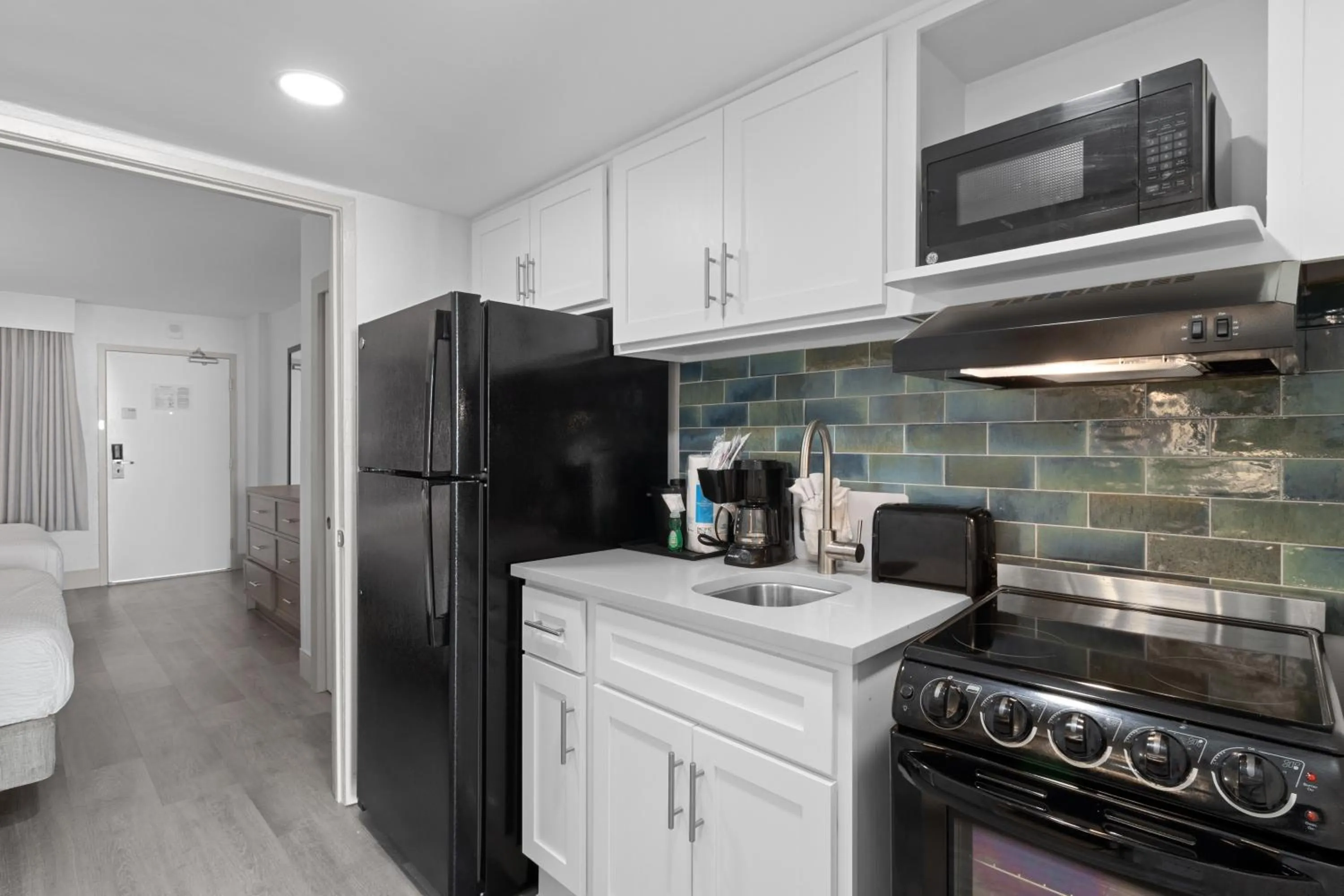 Kitchen or kitchenette in Compass Cove