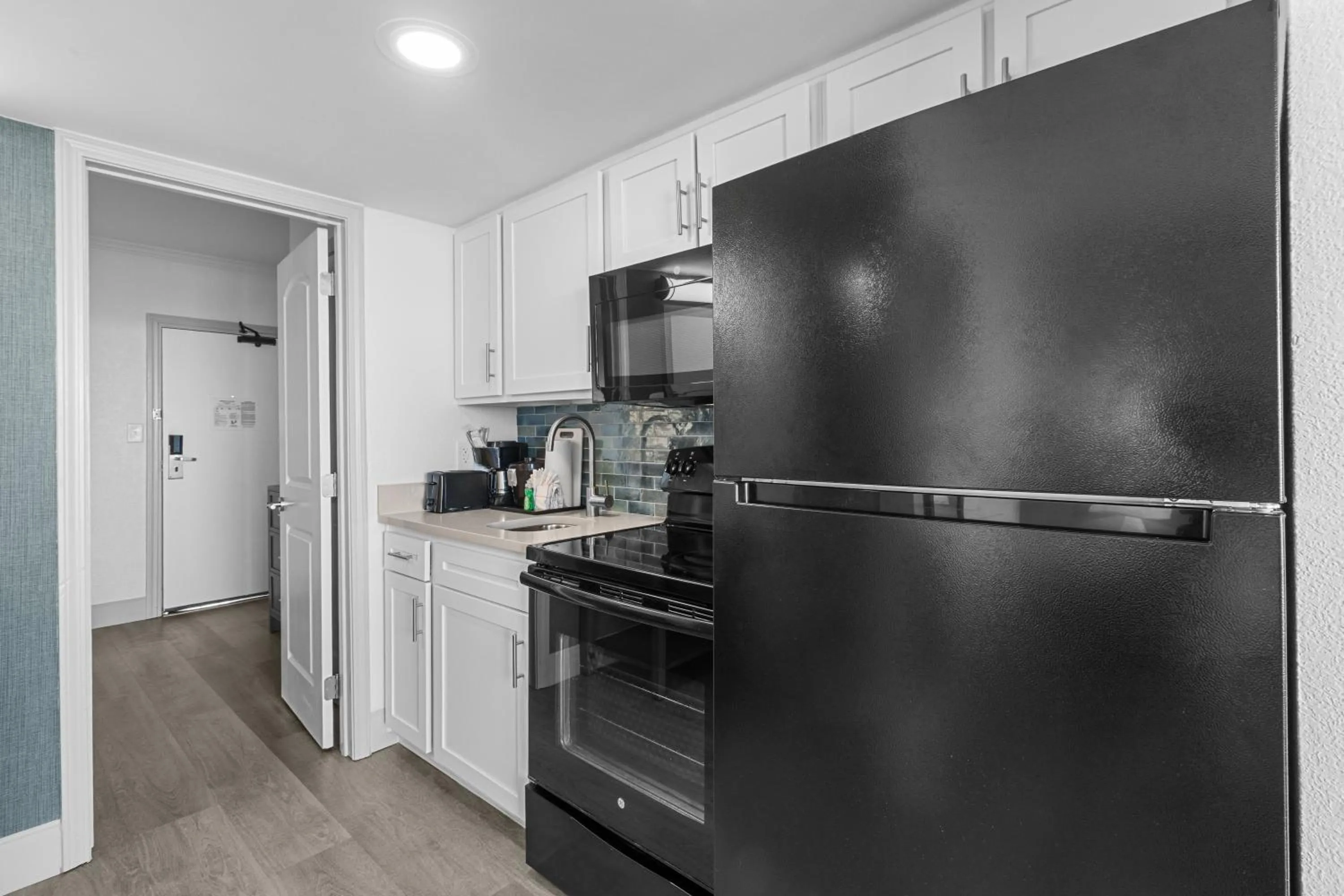 Kitchen or kitchenette in Compass Cove