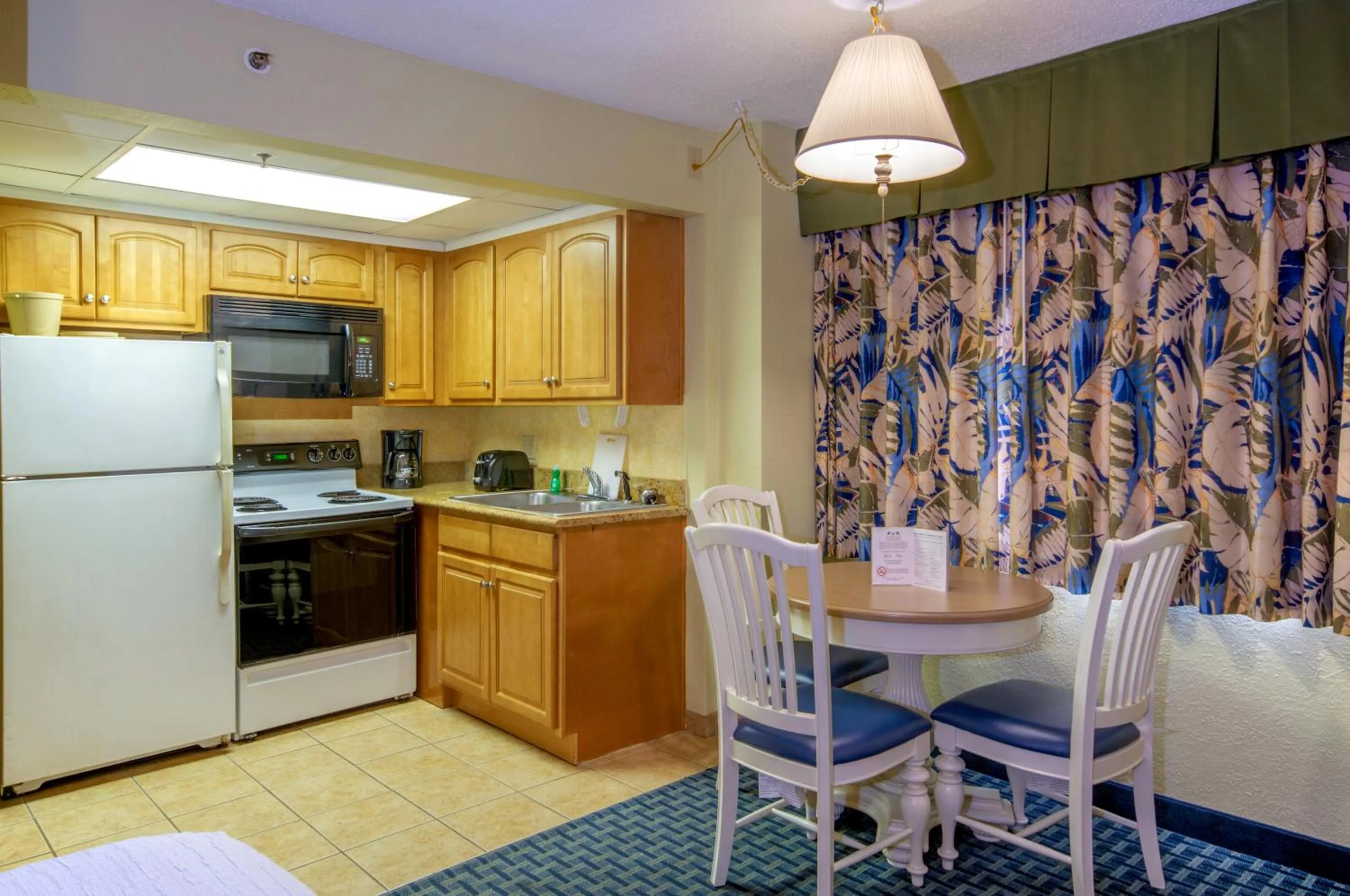 Kitchen or kitchenette in Compass Cove