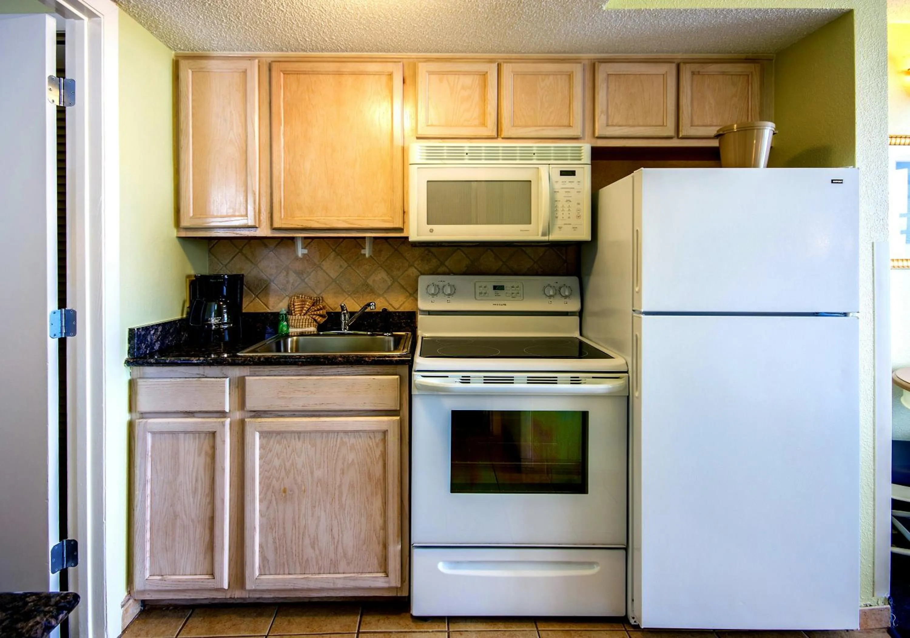 Kitchen or kitchenette in Compass Cove