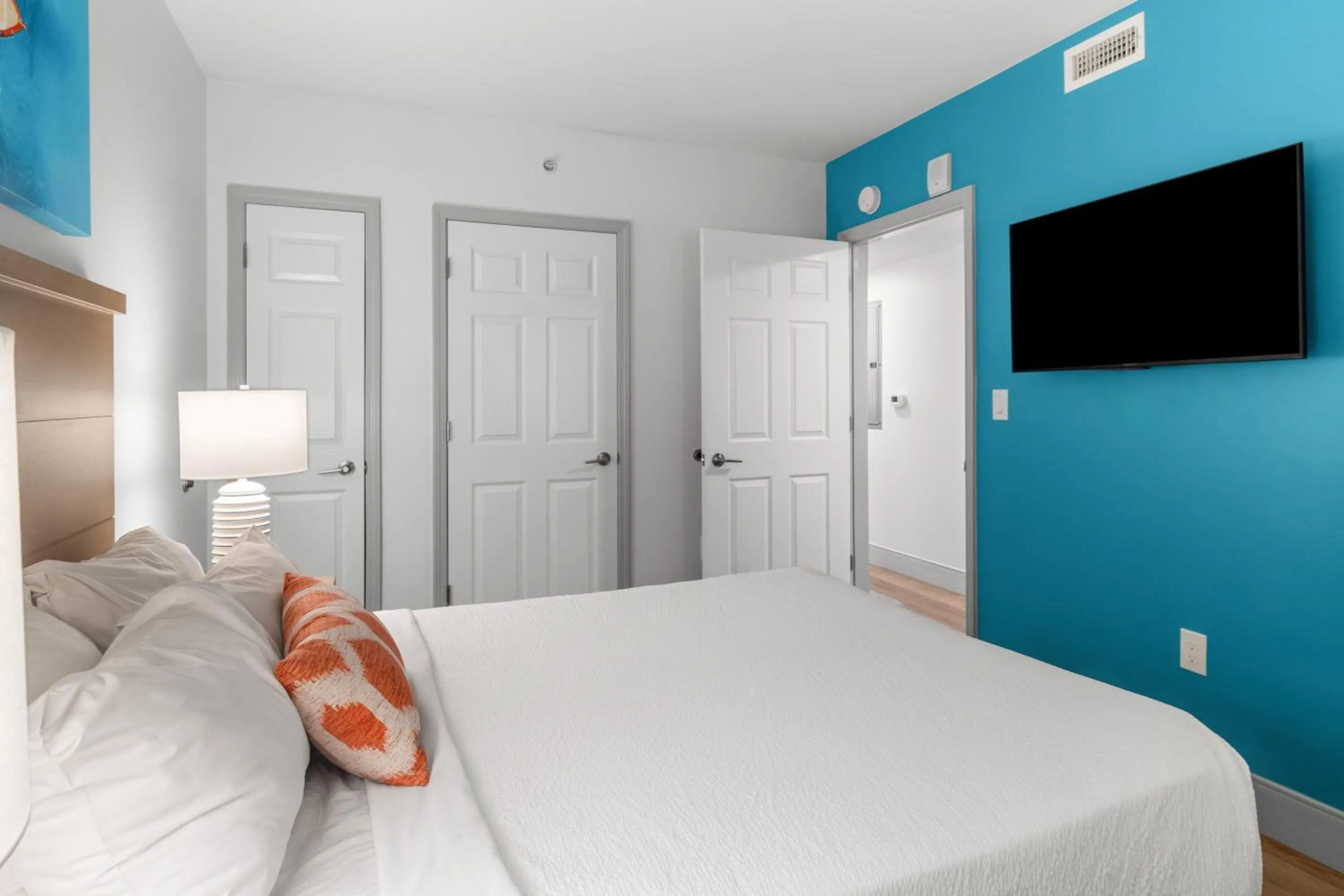 Bedroom, Bed in Caribbean Resort Myrtle Beach