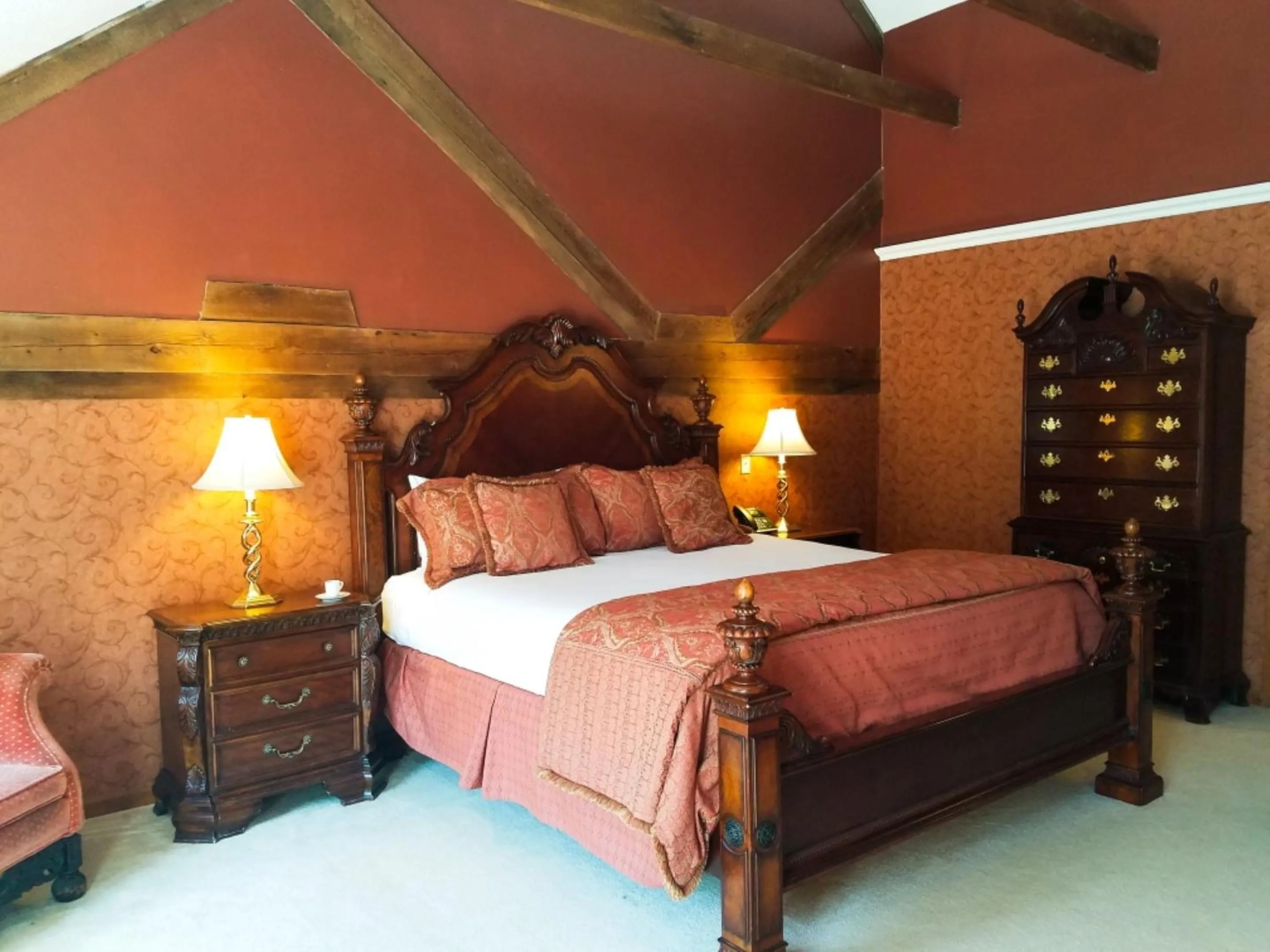 Bed in Copper Beech Inn