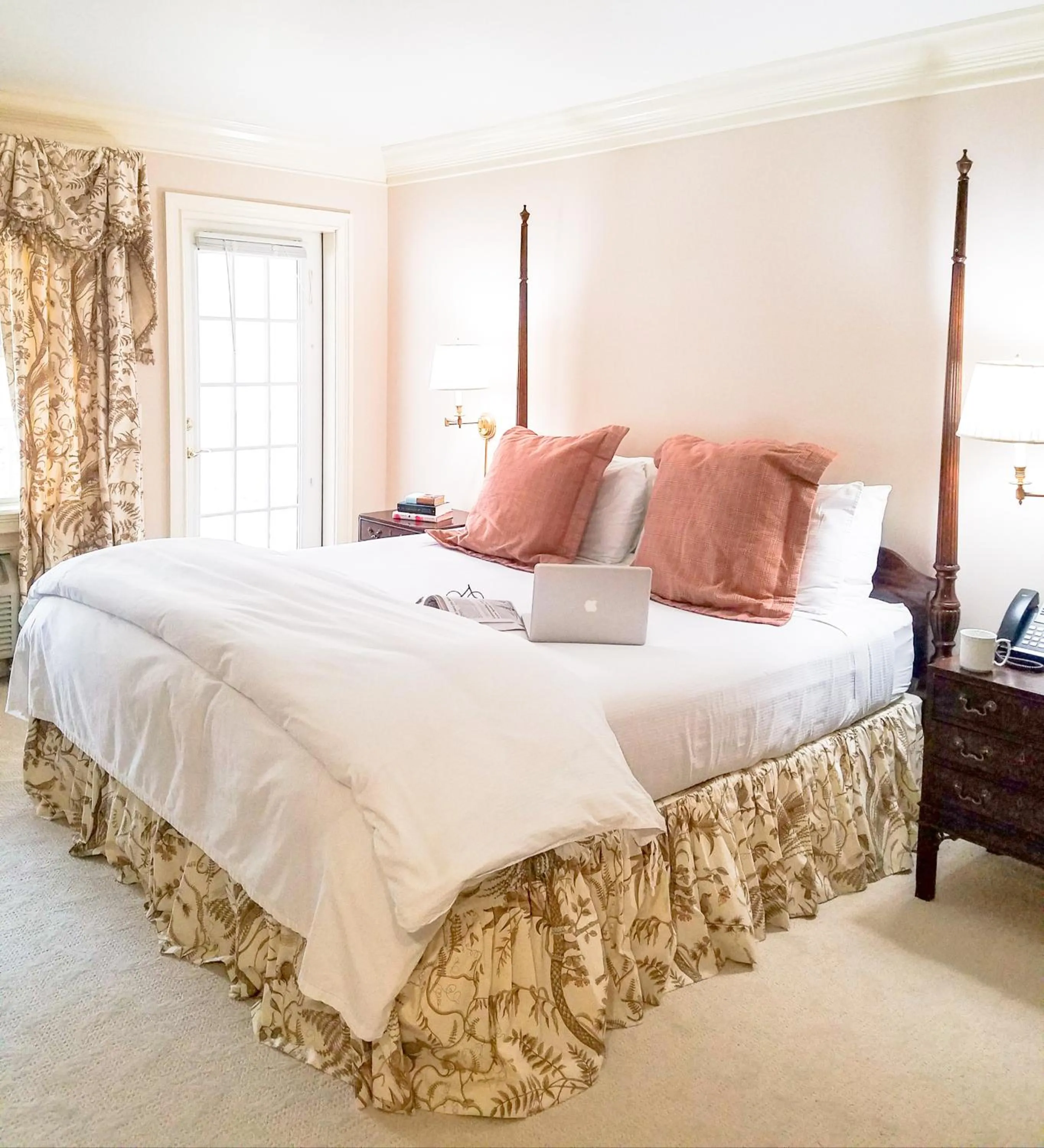 Bed in Copper Beech Inn