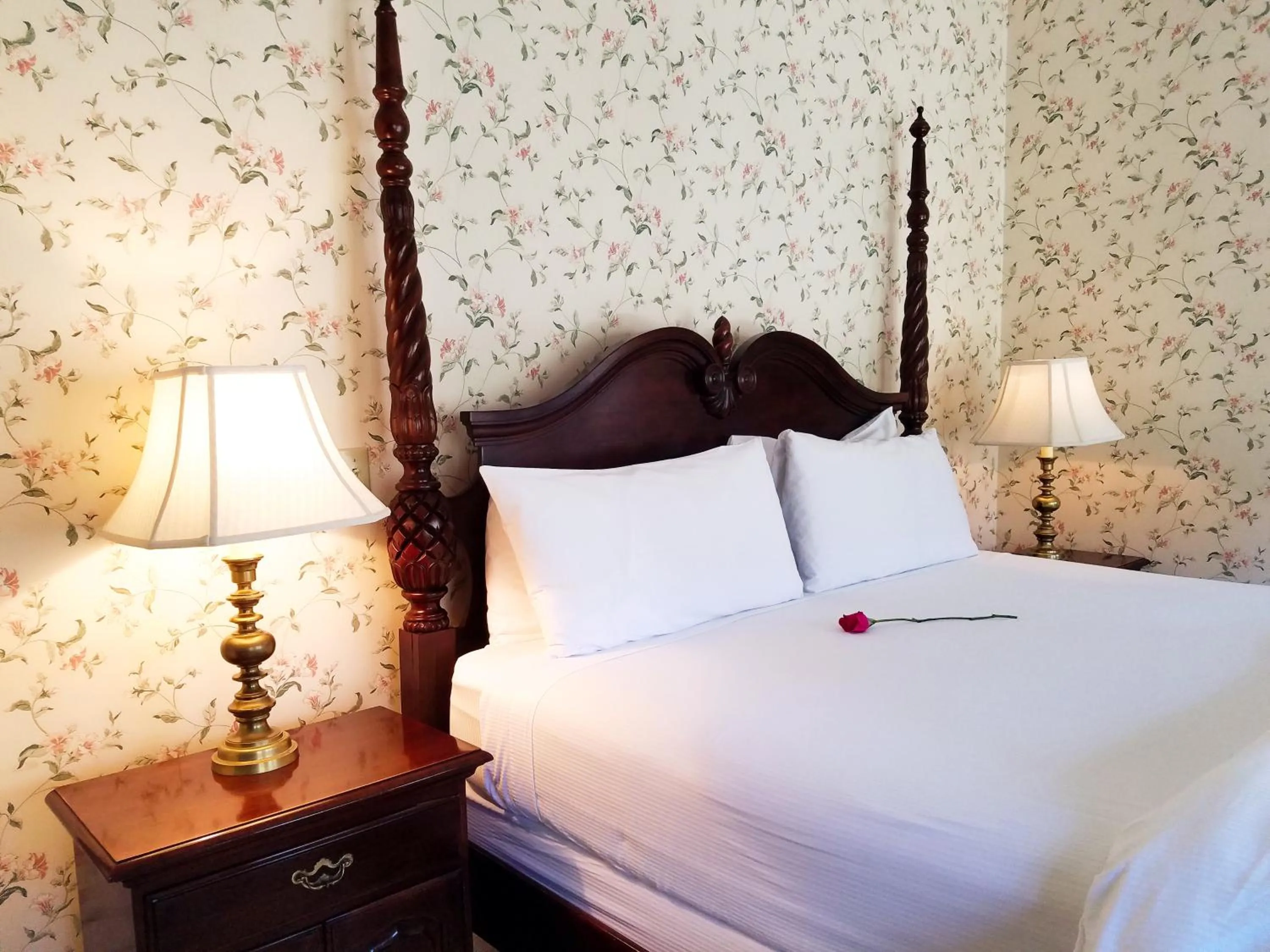 Bed in Copper Beech Inn