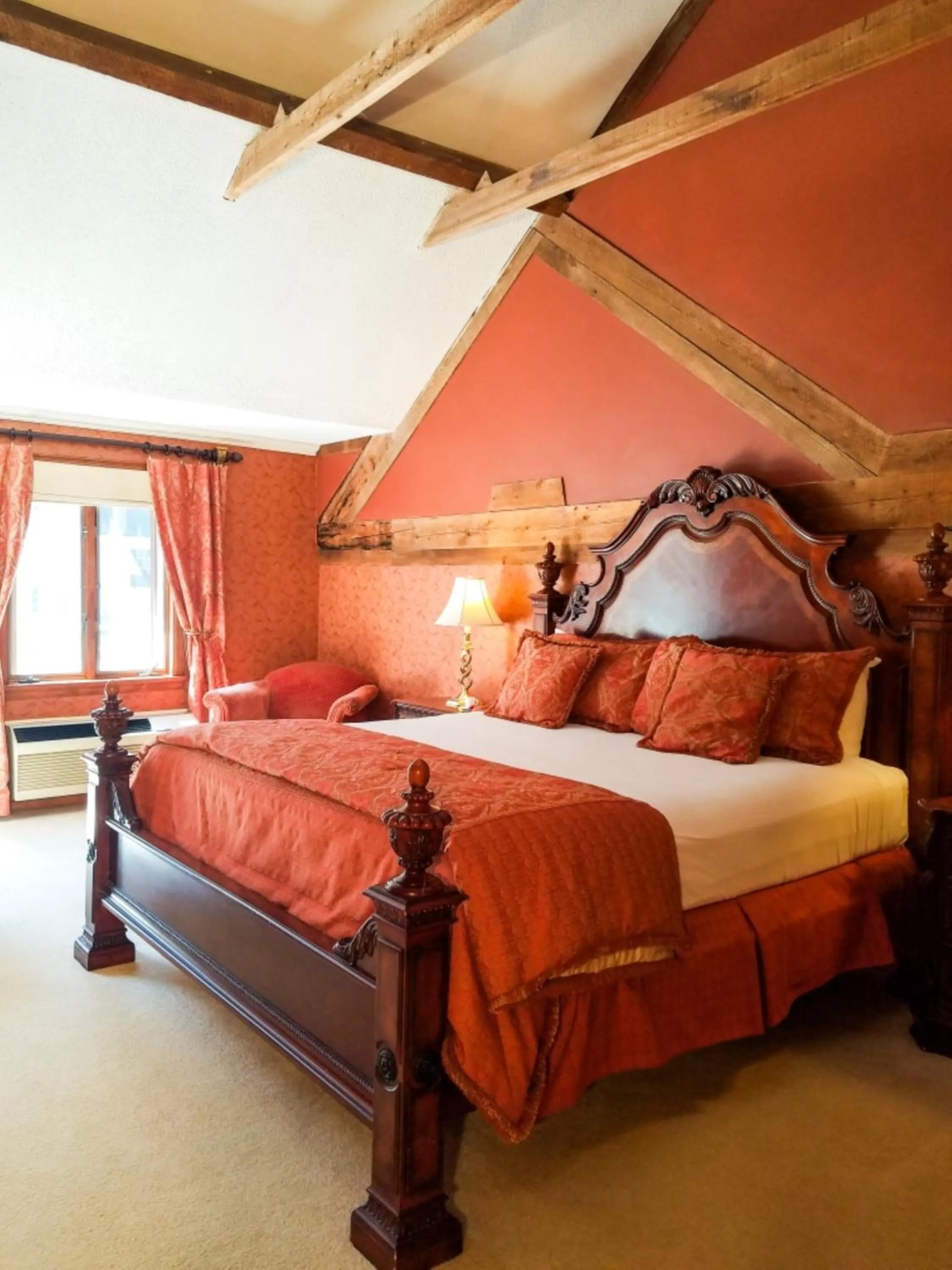 Bed in Copper Beech Inn