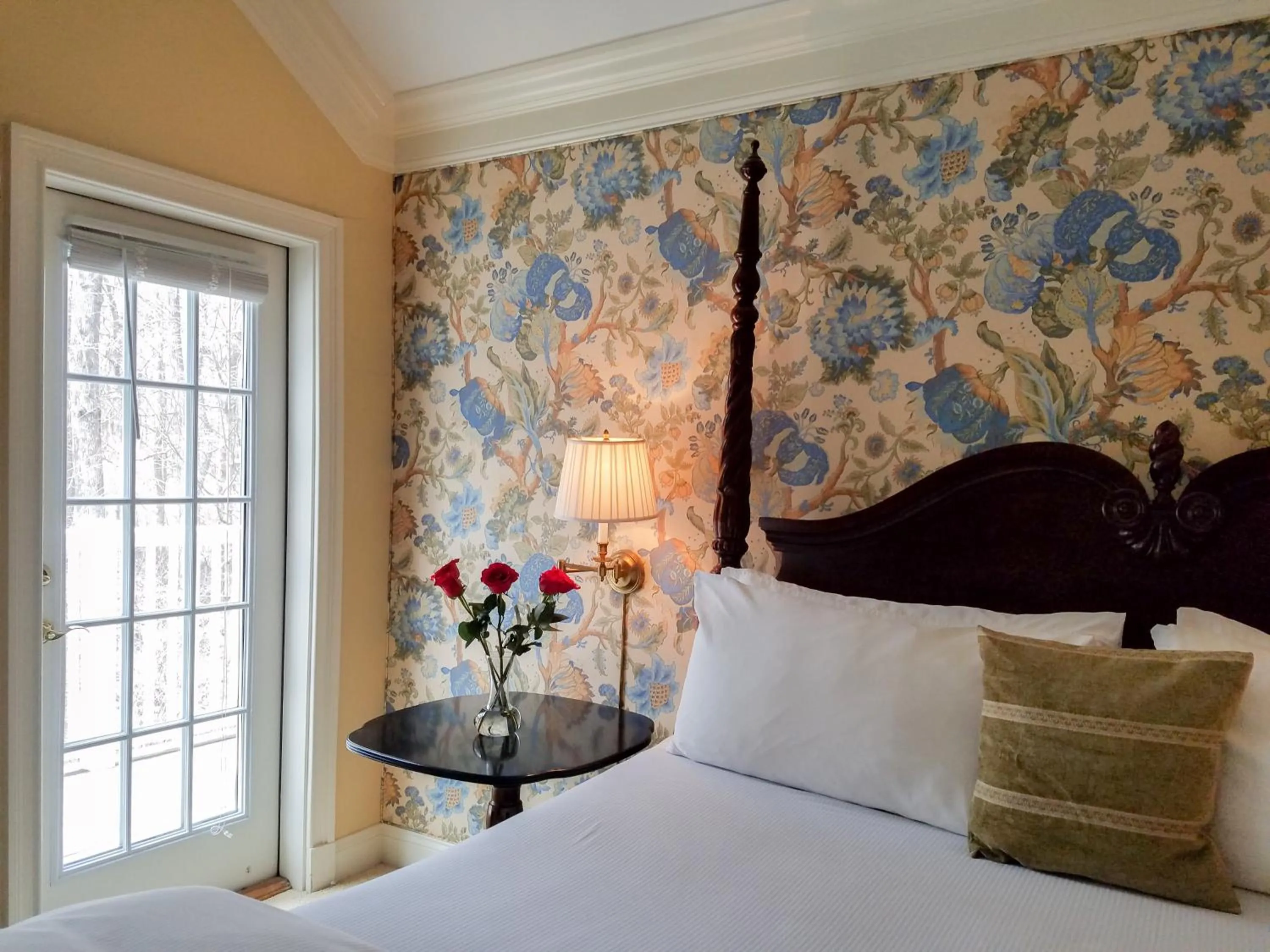 Bed in Copper Beech Inn