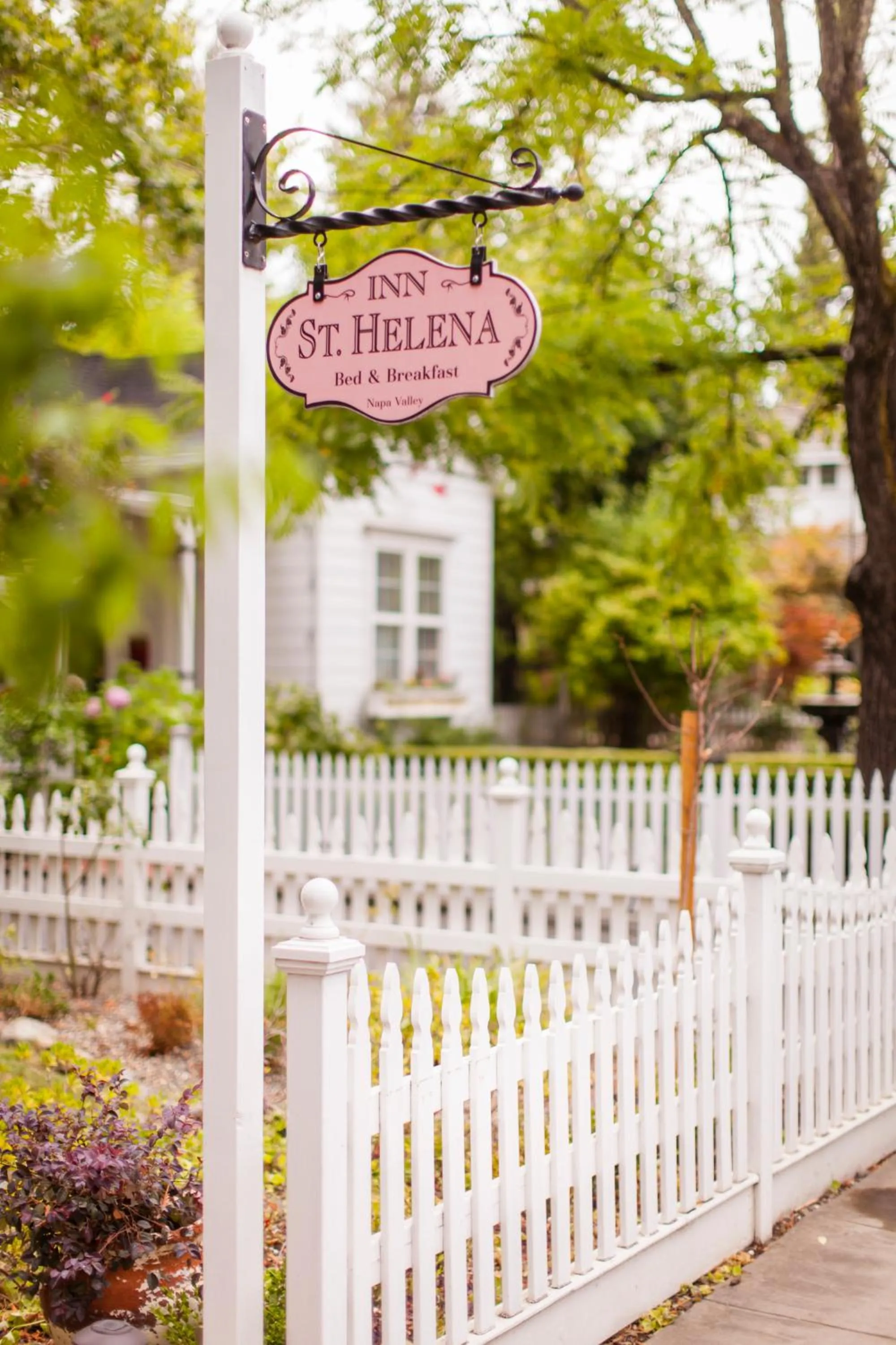 Property logo or sign in Inn St Helena