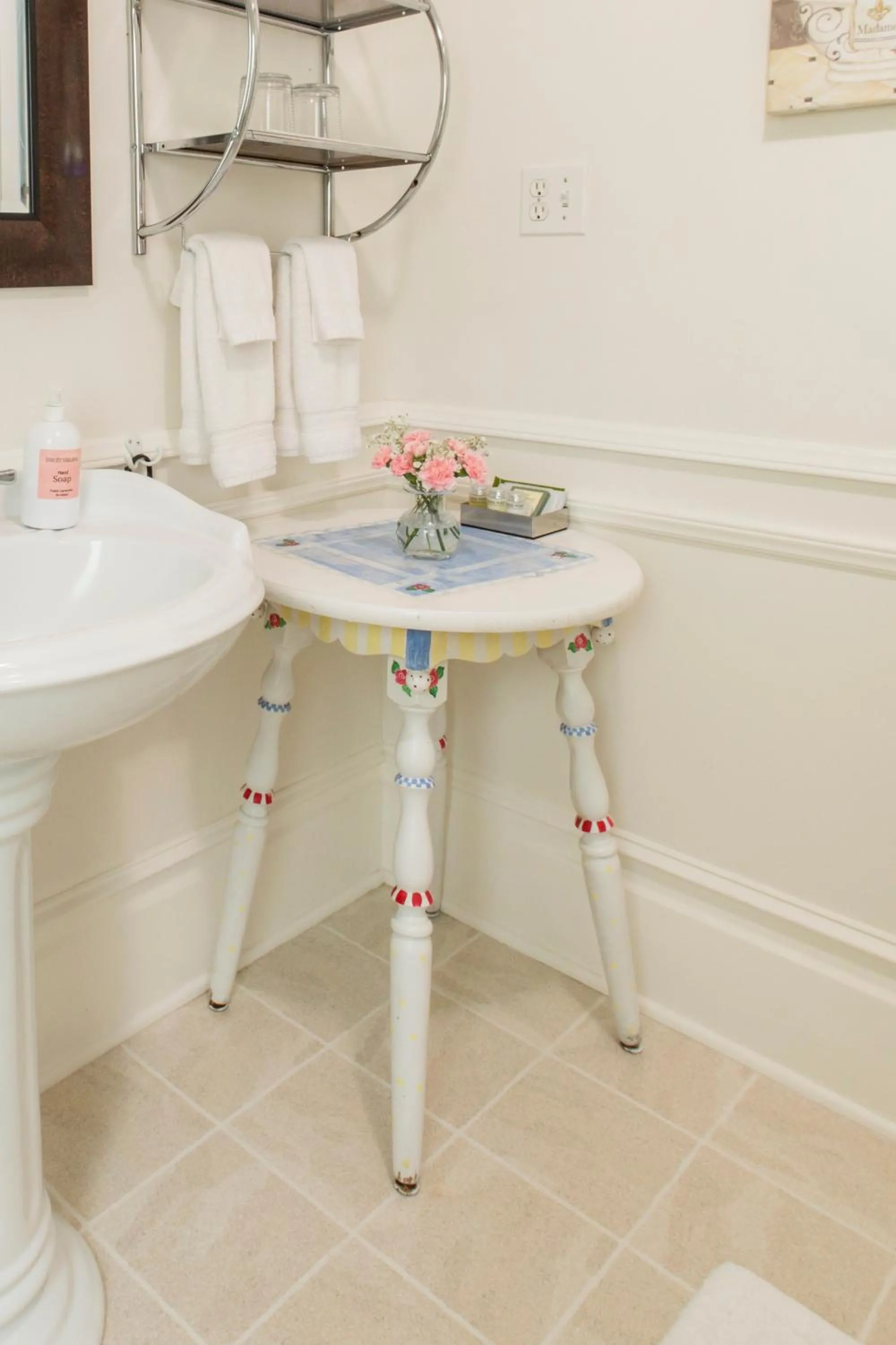 Bathroom in Inn St Helena