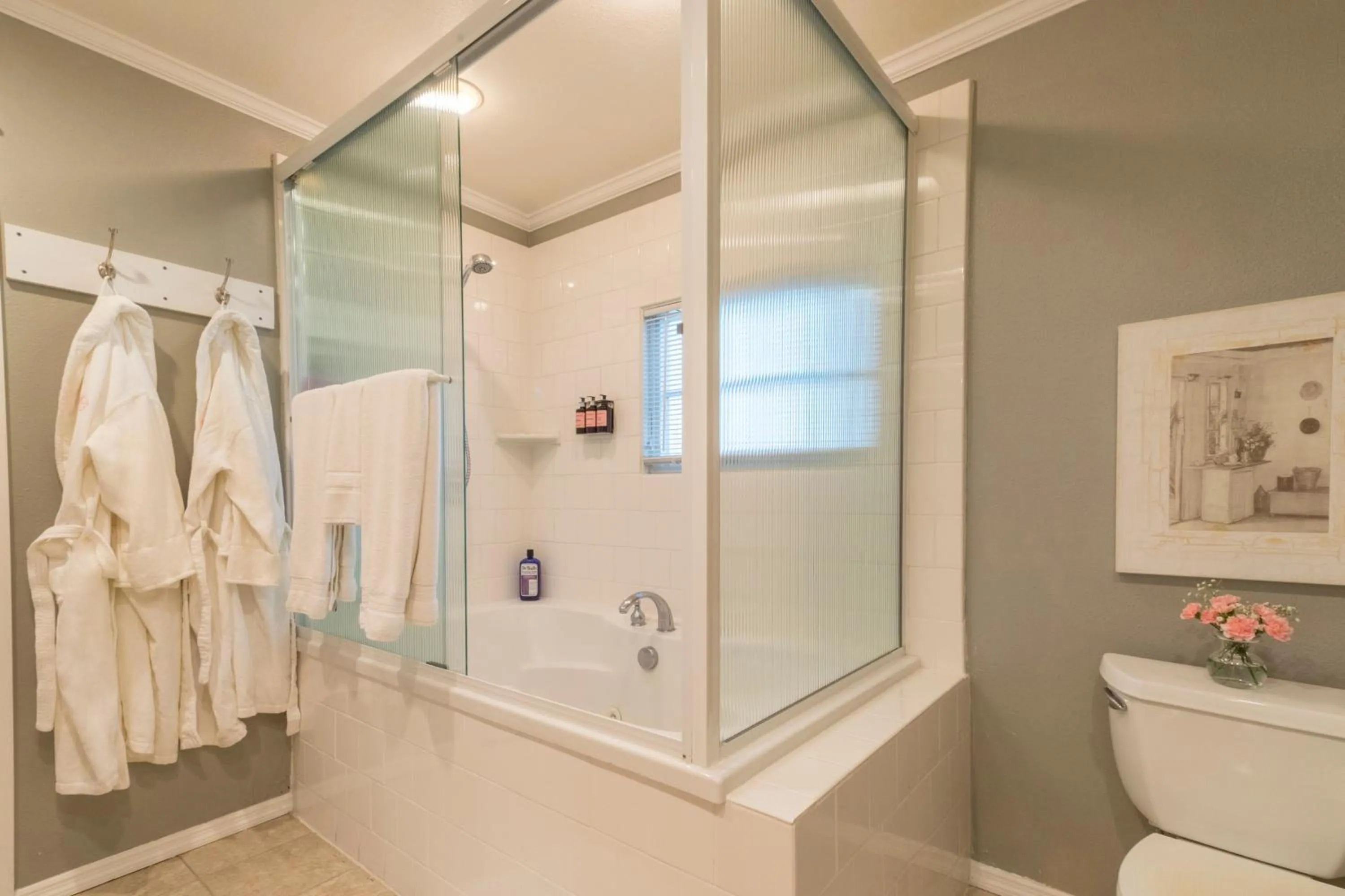 Bathroom in Inn St Helena