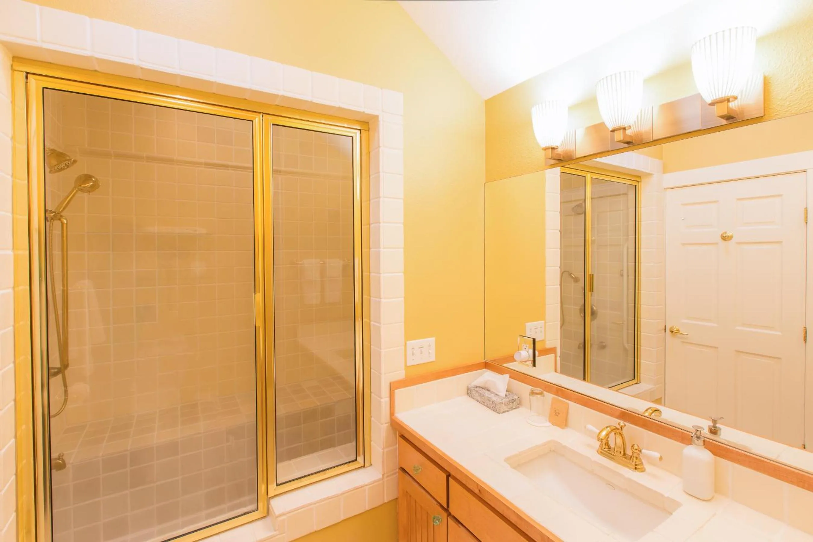 Bathroom in Inn St Helena