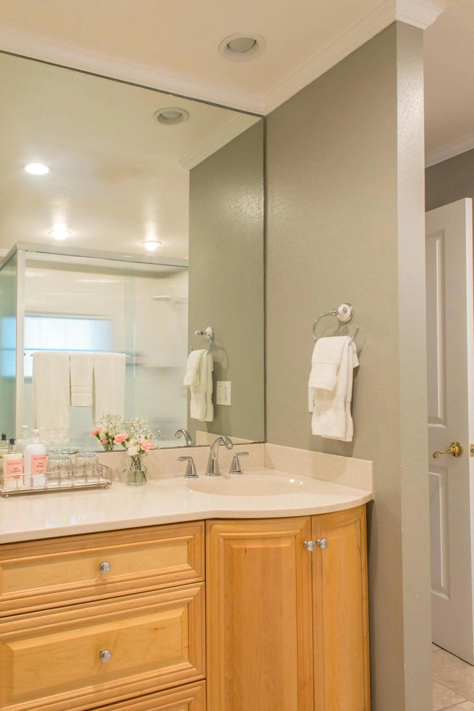 Bathroom in Inn St Helena