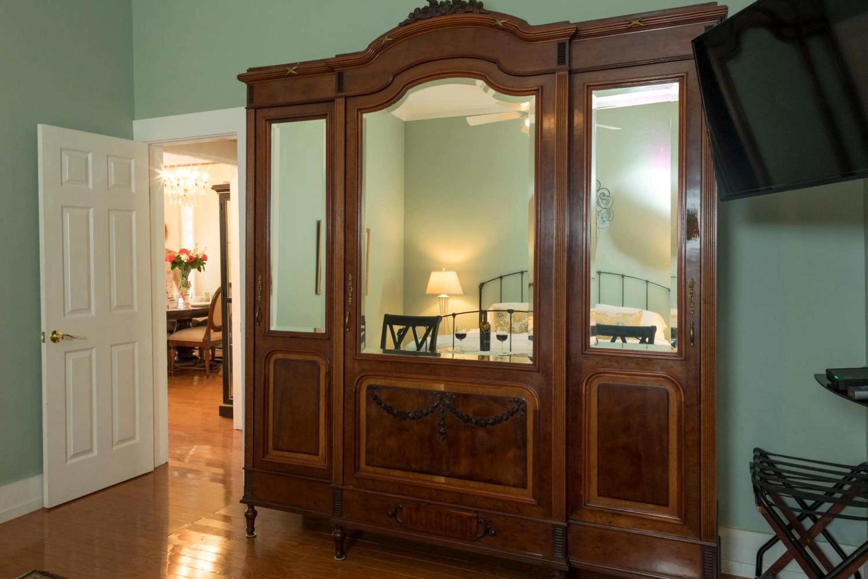 wardrobe in Inn St Helena