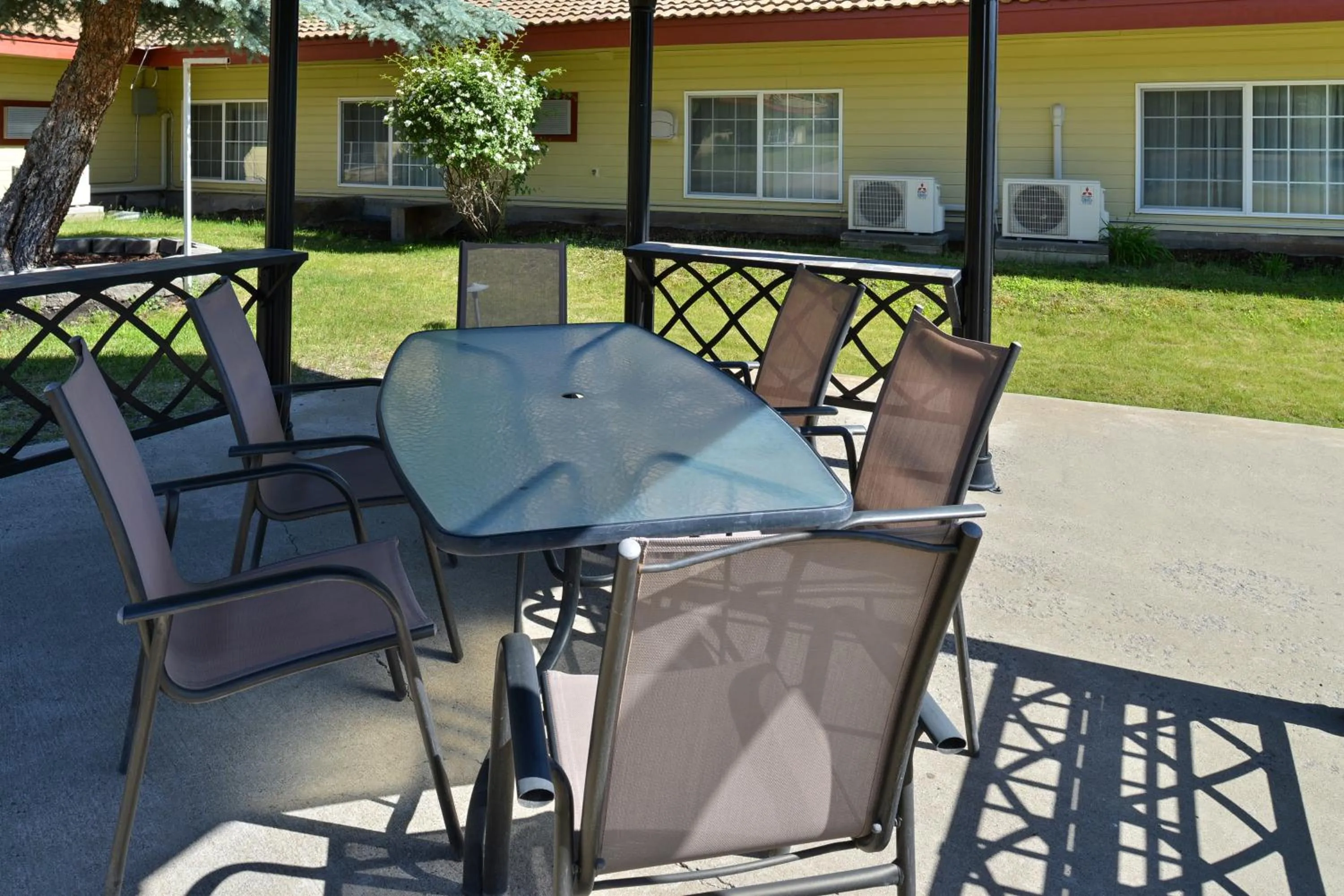 Patio in Fremont Inn