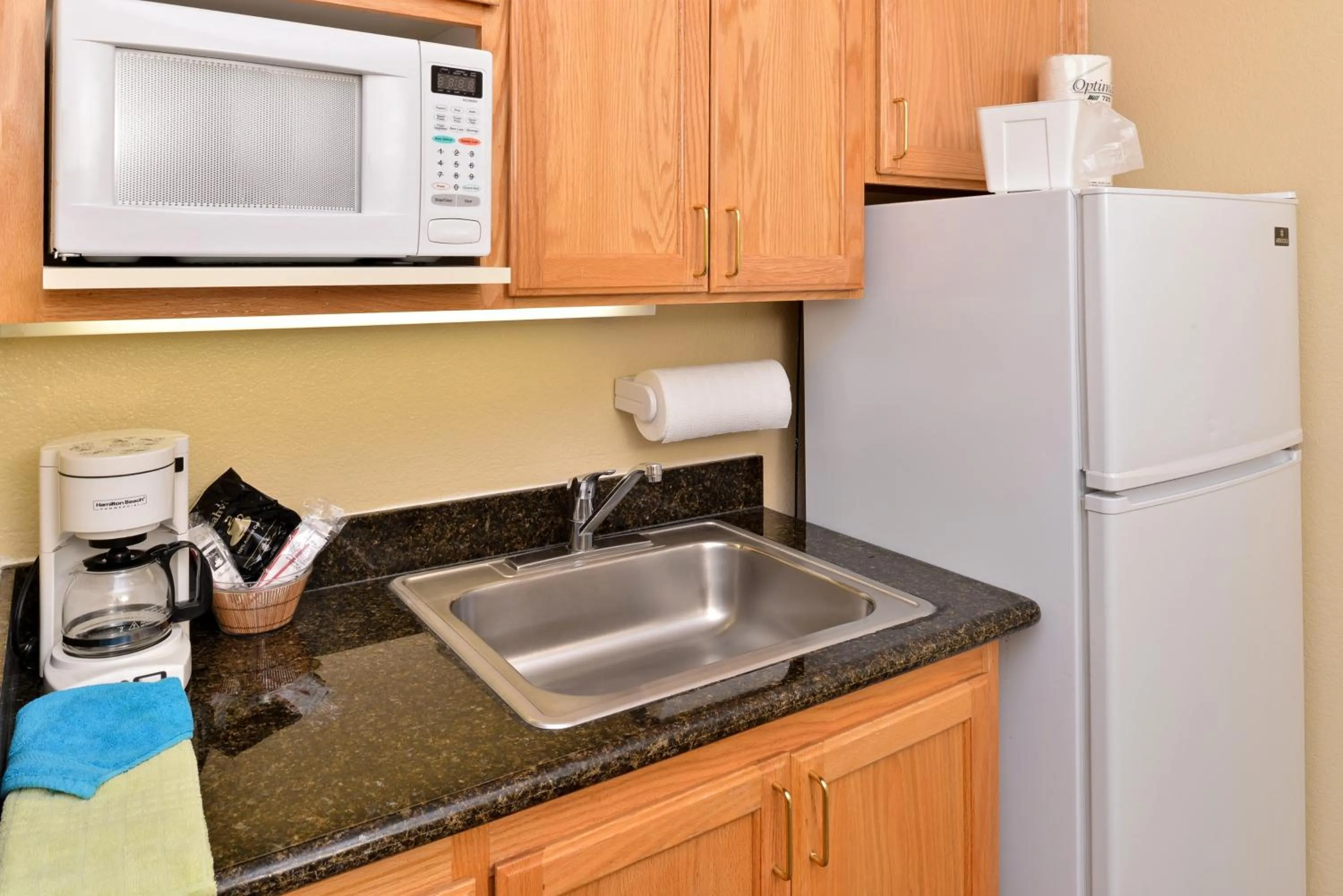 Kitchen or kitchenette in Fremont Inn