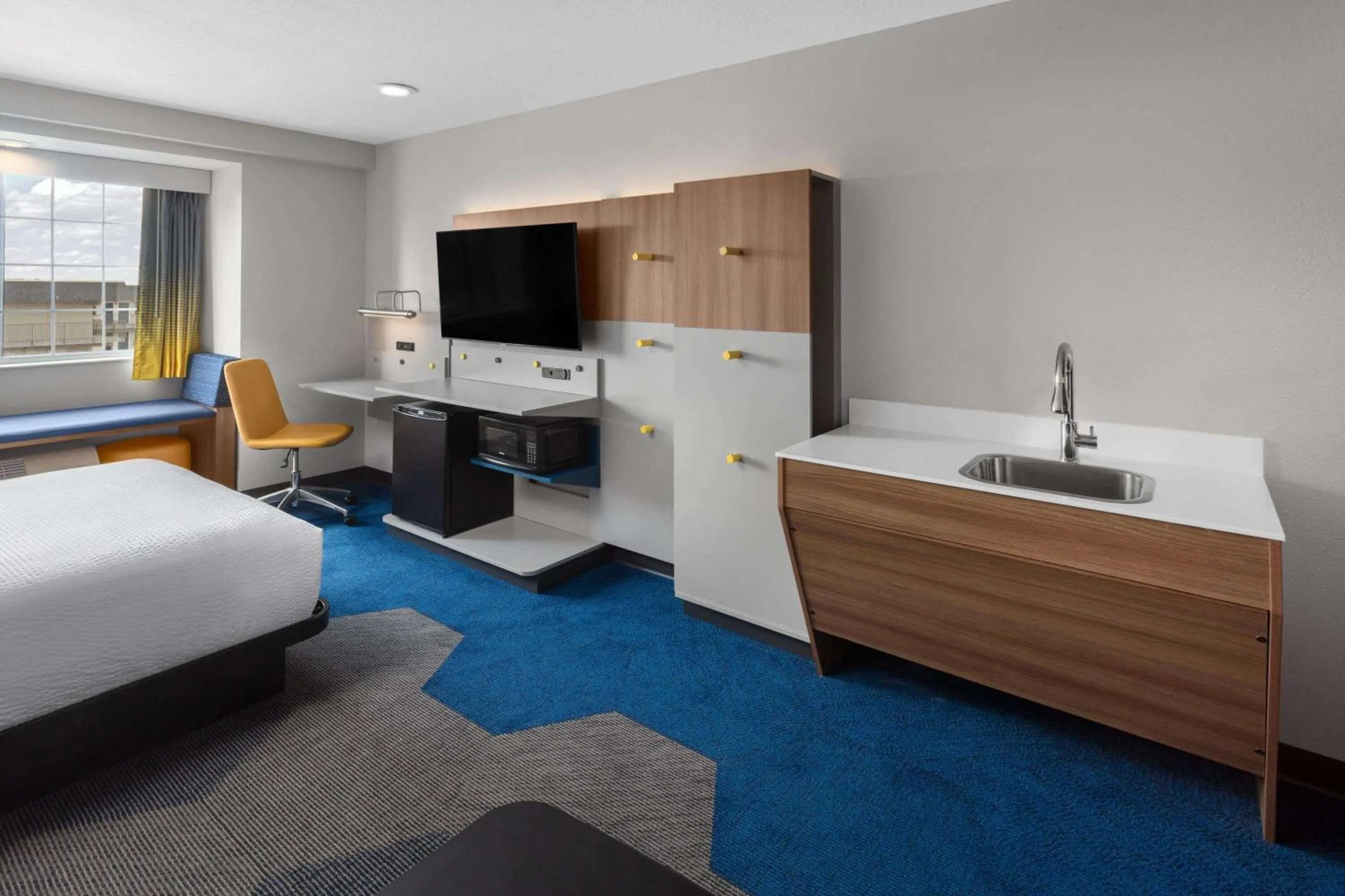 Photo of the whole room, Bed in Microtel Inn & Suites by Wyndham Rapid City