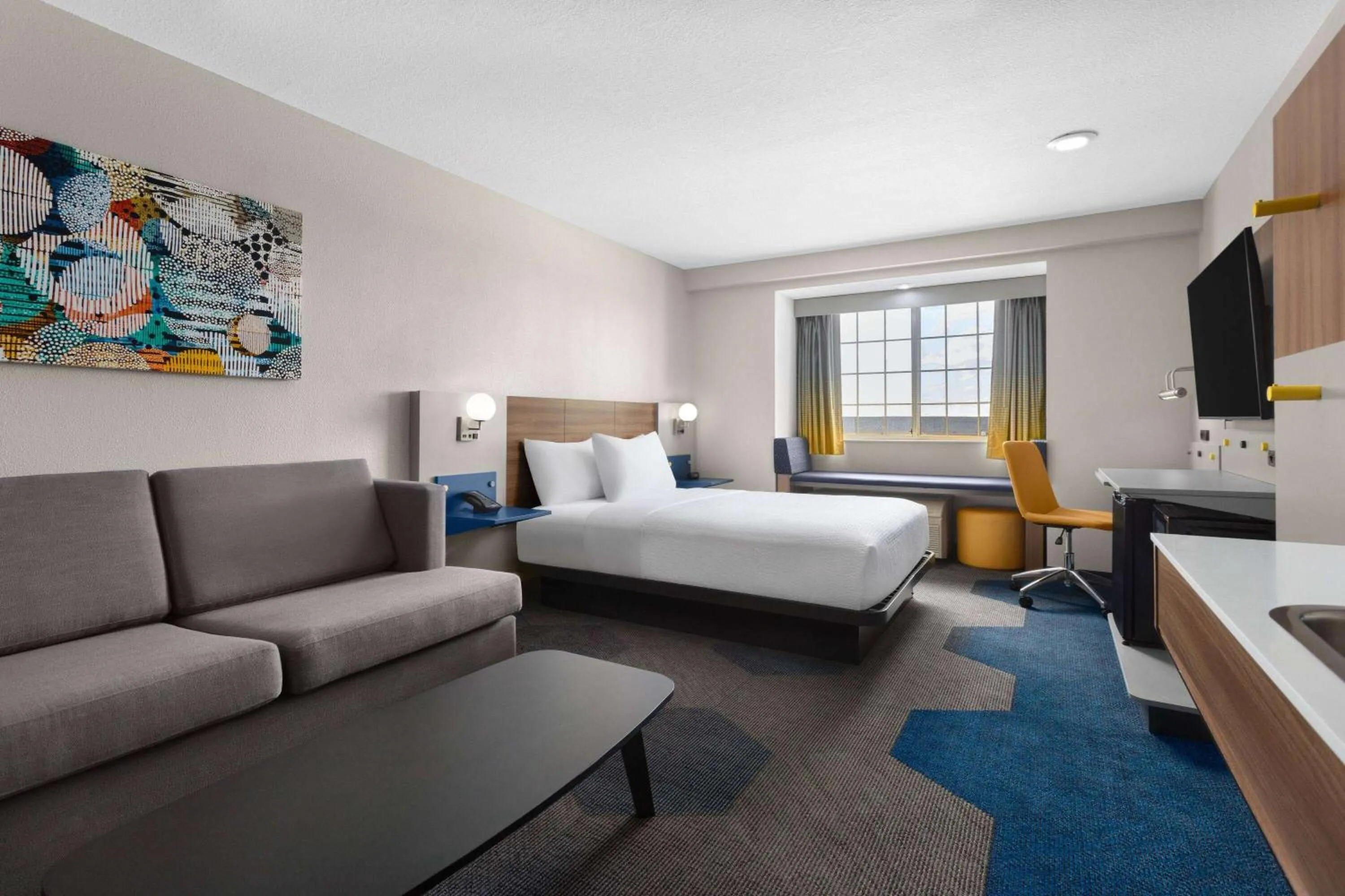 Photo of the whole room, Bed in Microtel Inn & Suites by Wyndham Rapid City