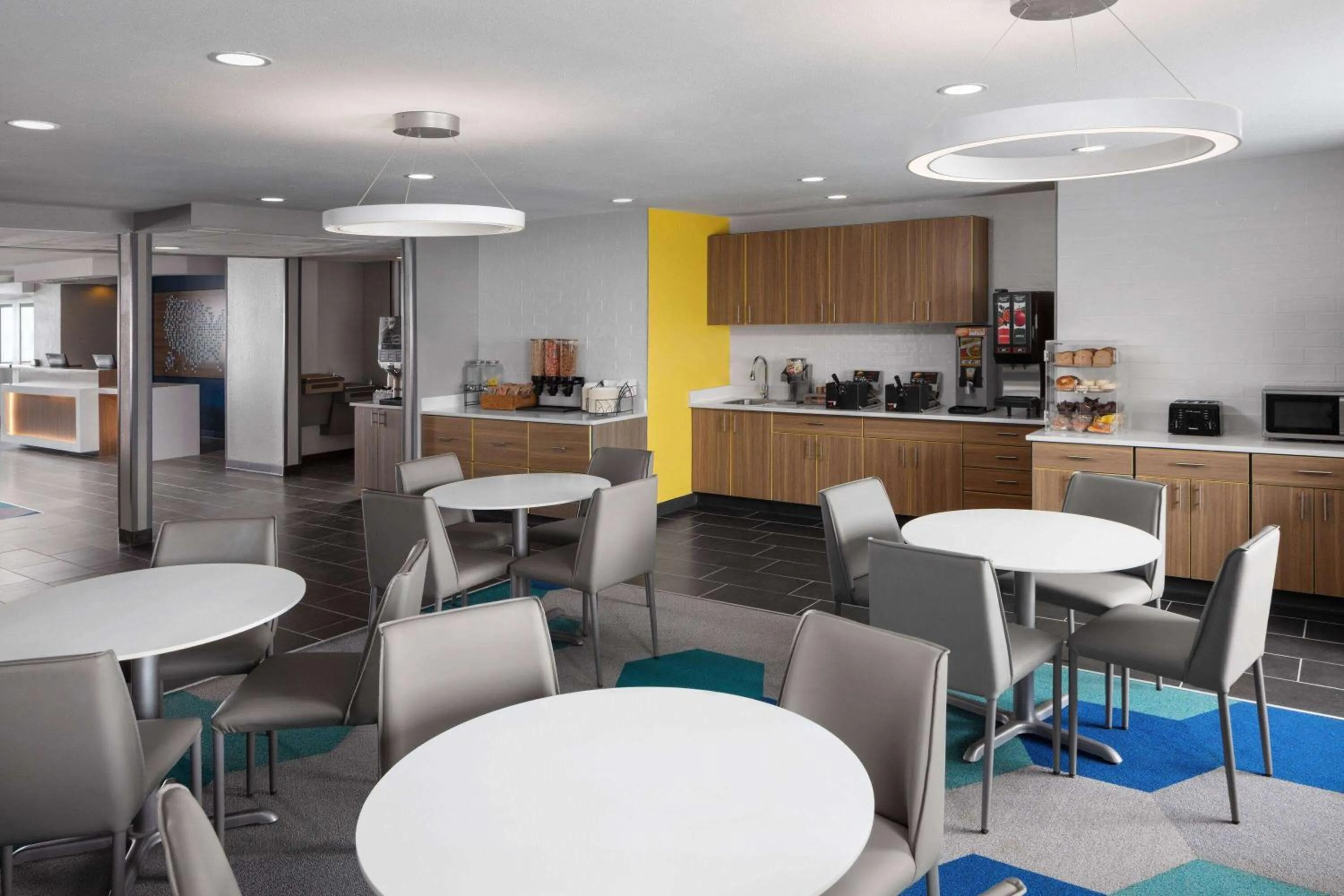 Breakfast in Microtel Inn & Suites by Wyndham Rapid City