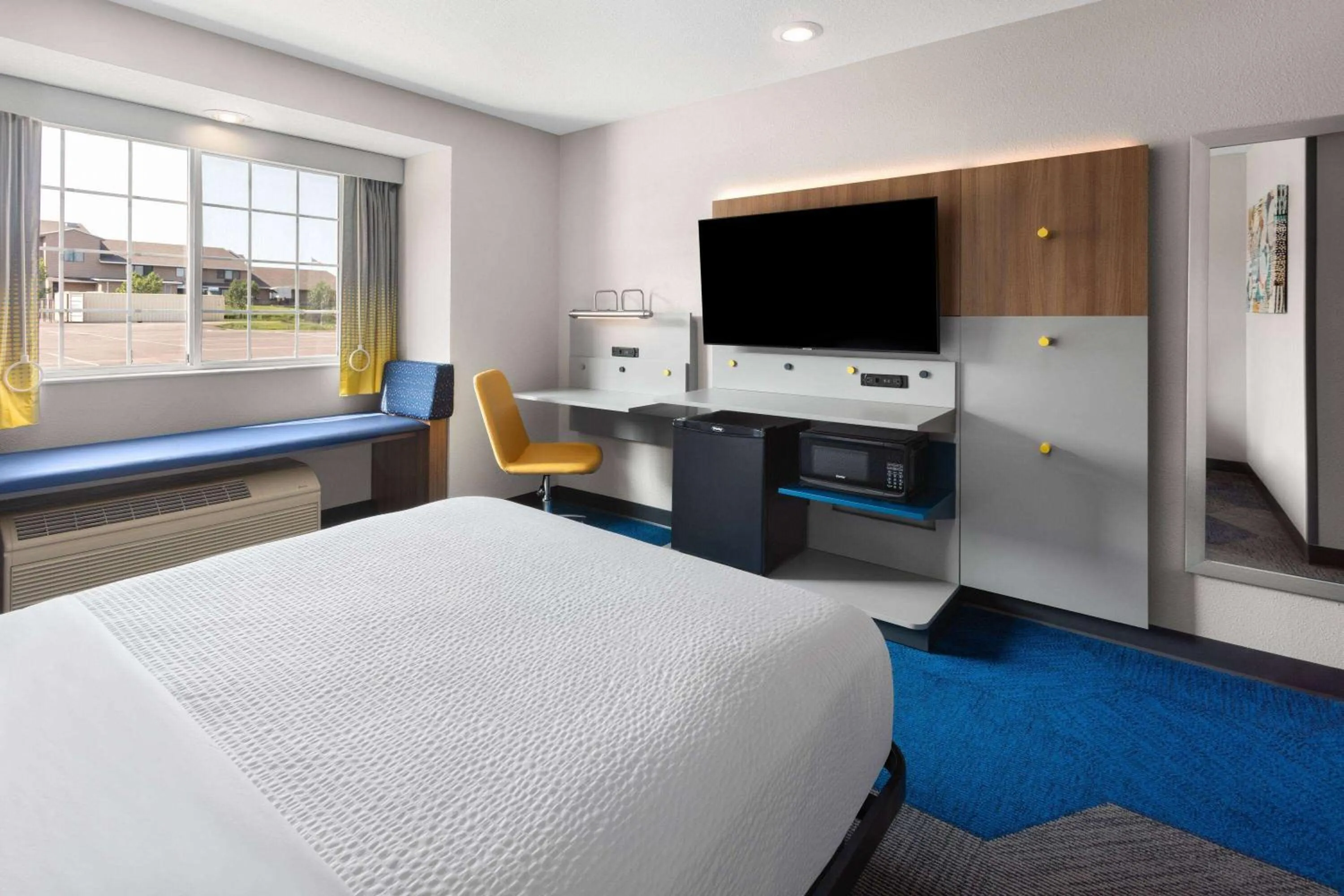 Photo of the whole room, Bed in Microtel Inn & Suites by Wyndham Rapid City